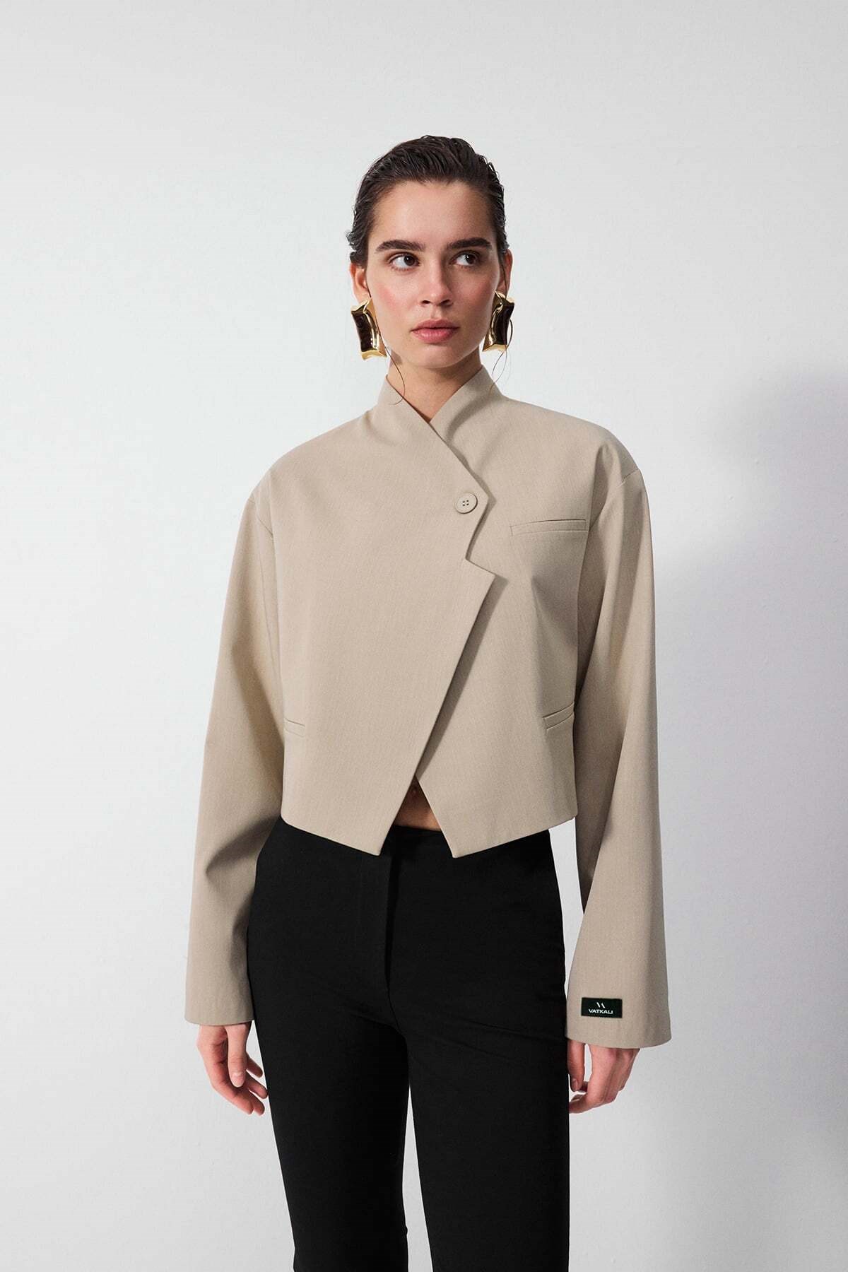 diagonal-crop-blazer-ceket-97a-7c.jpg
