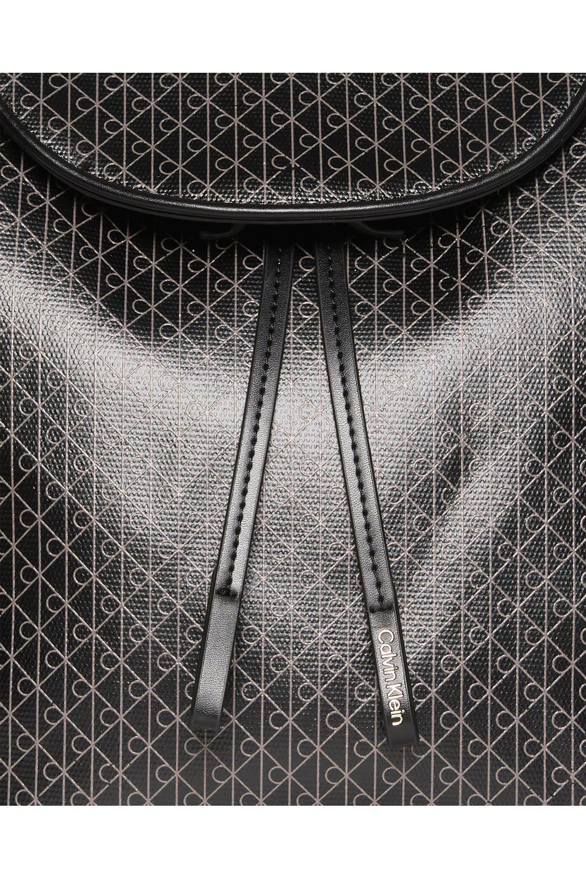 emblem-aop-flap-siyah-kadin-backpack-3-0408.jpg