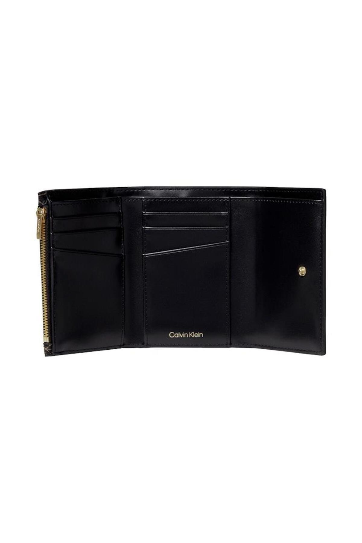 emblem-aop-trifold-w-zip-pocket-44f-ff.jpg