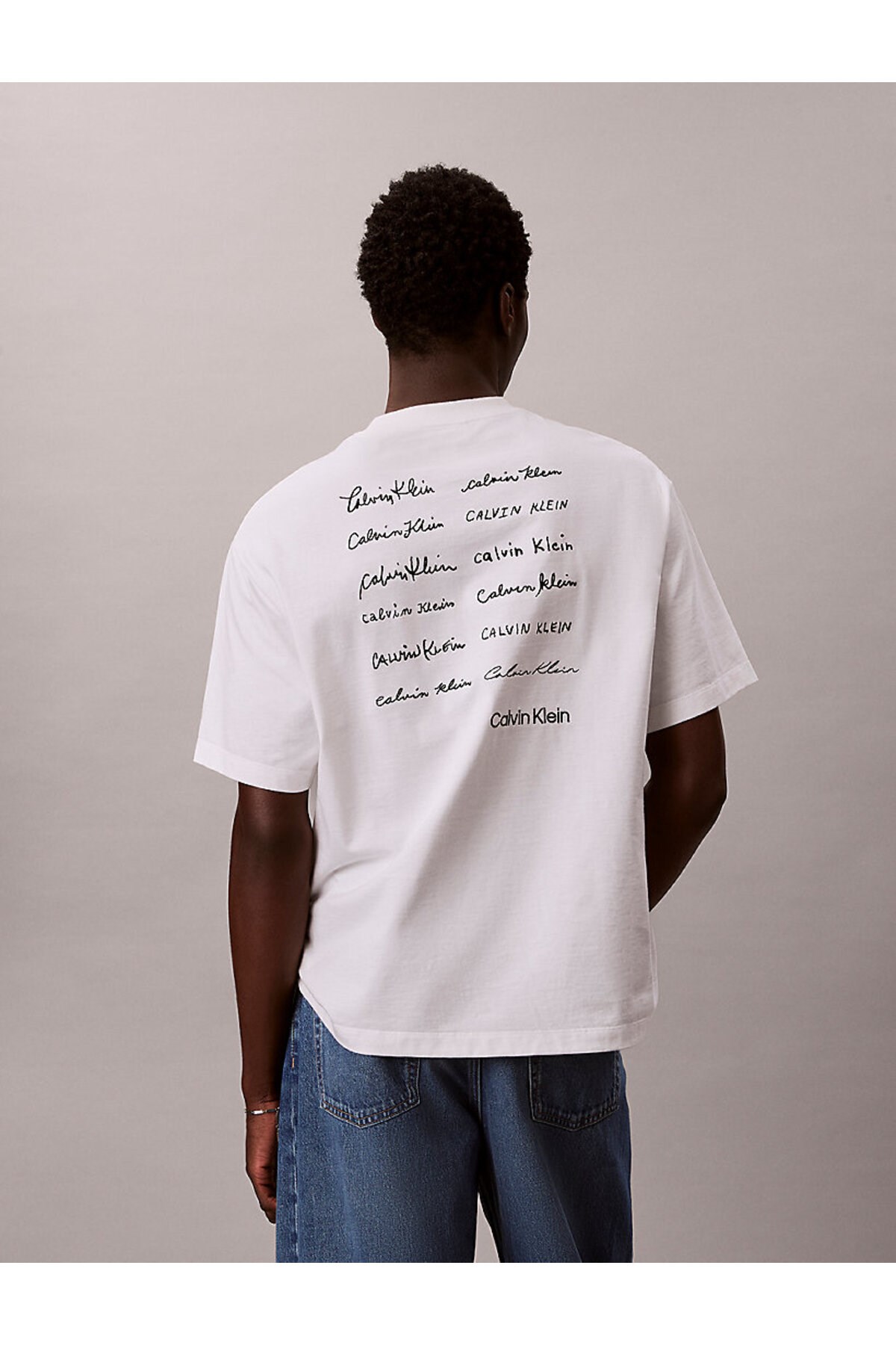 erkek-16s-april-grafik-detayli-t-shirt--9481-.jpg