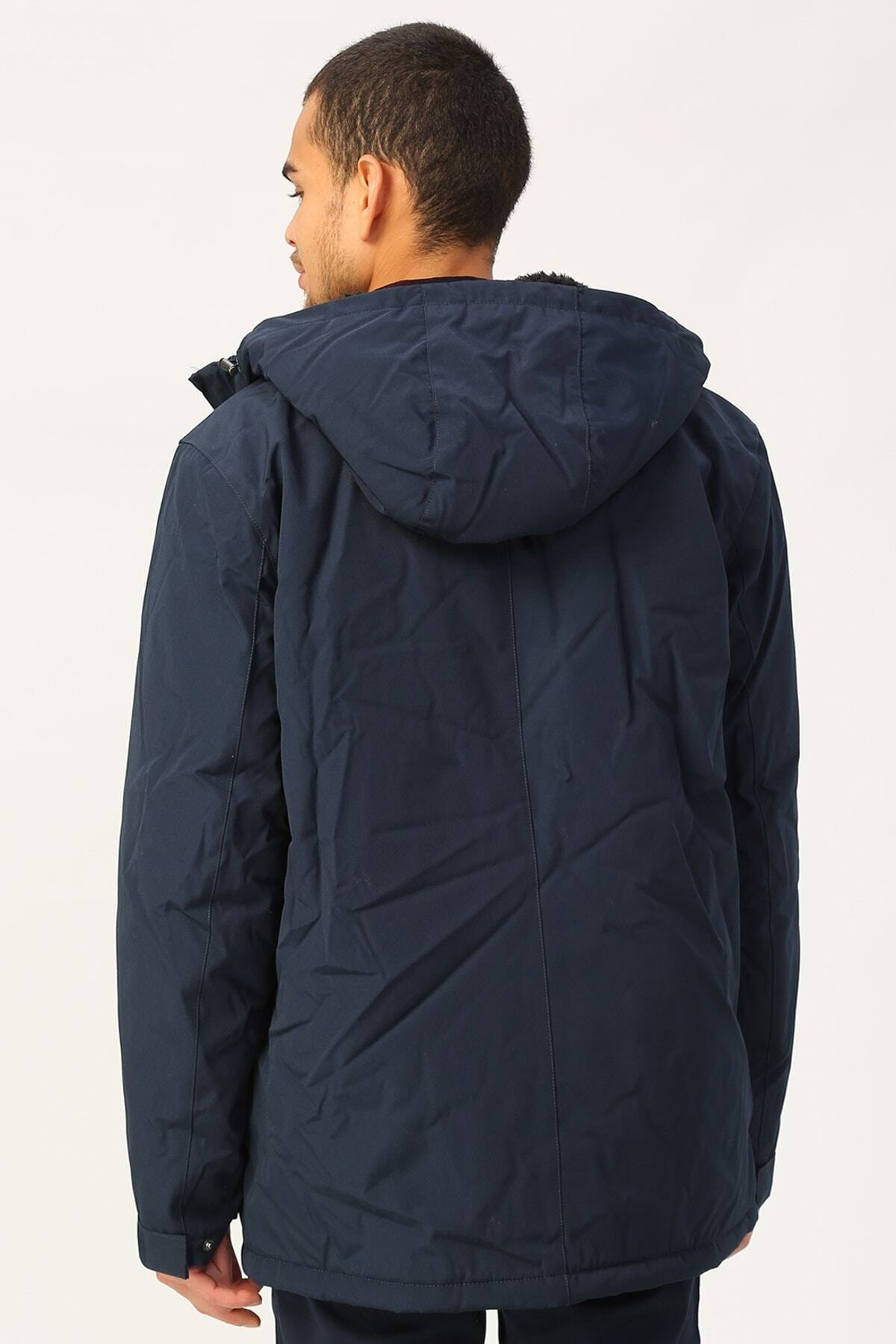 erkek-mont-8554800000-662a83.jpg