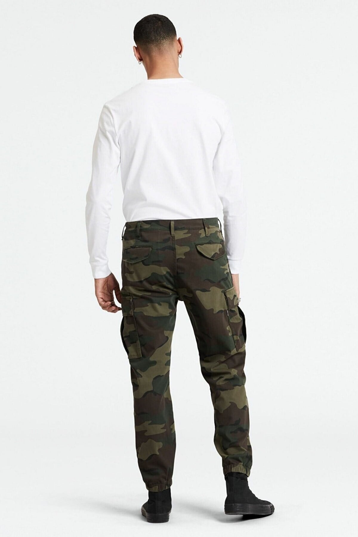 erkek-pantolon-79638-0000-6d4014.jpg