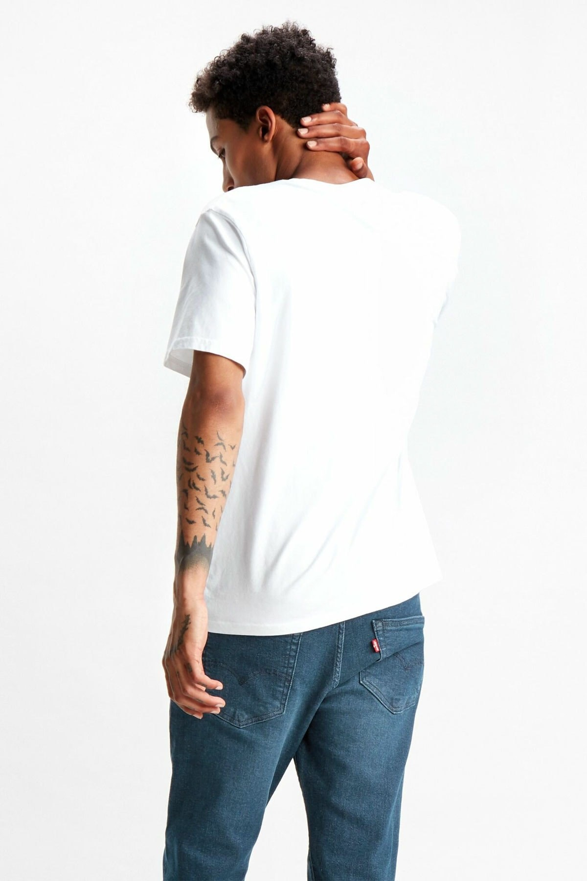 erkek-relaxed-graphic-t-shirt-69978-01-1da1-4.jpg