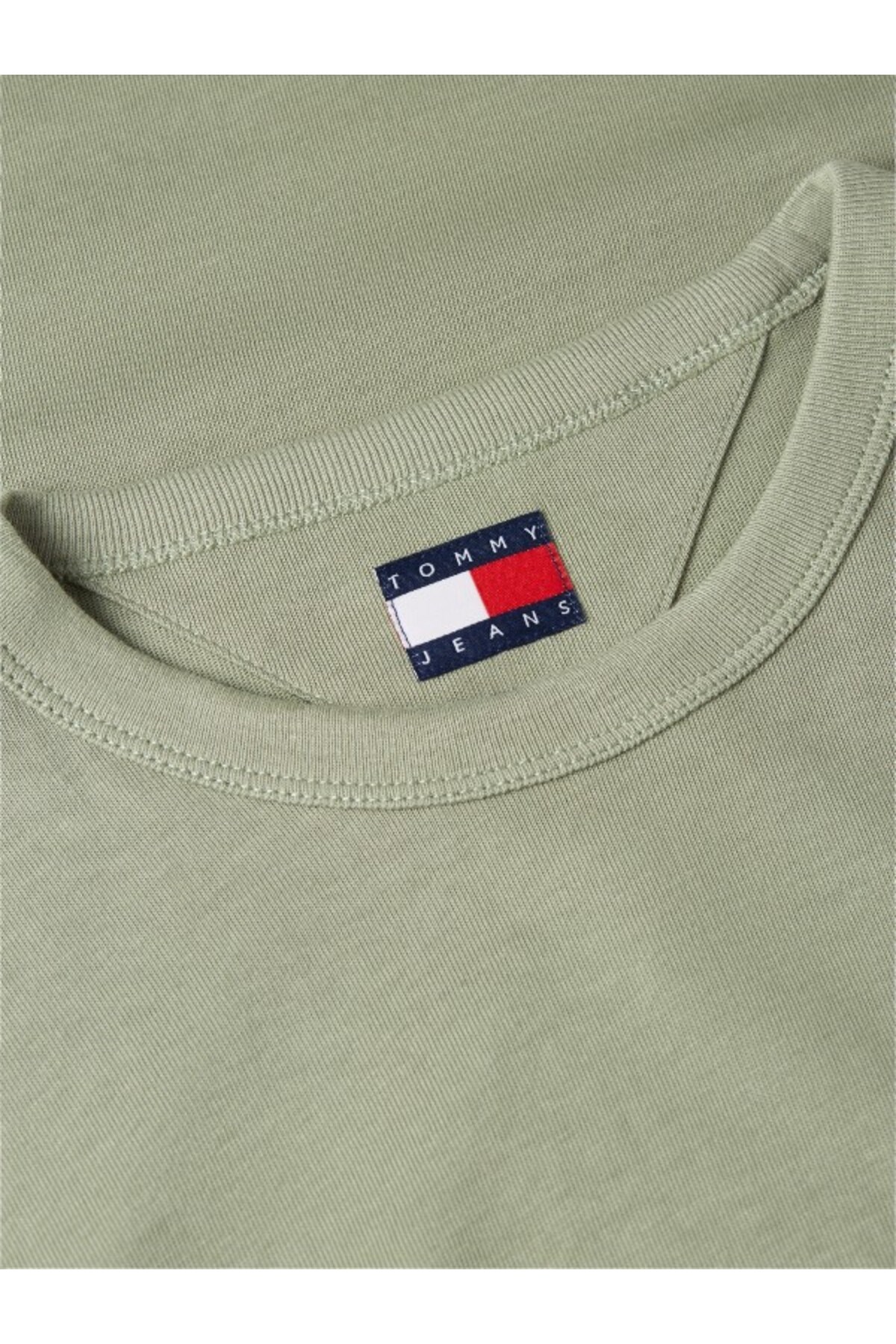 erkek-tjm-reg-badge-tee-ext-dm0dm20322--07e2-.jpg
