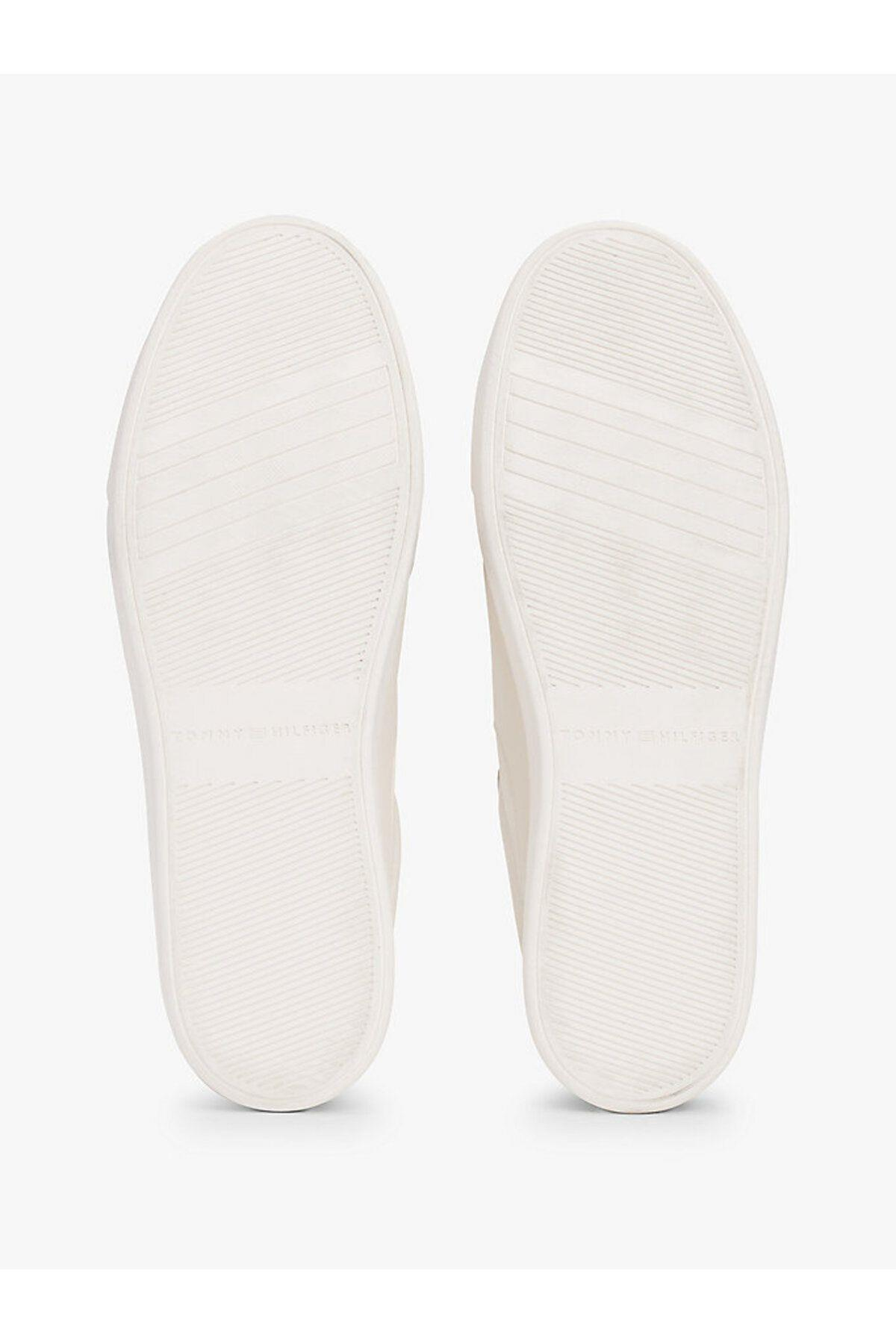 essential-chic-court-sneaker-898c27.jpg