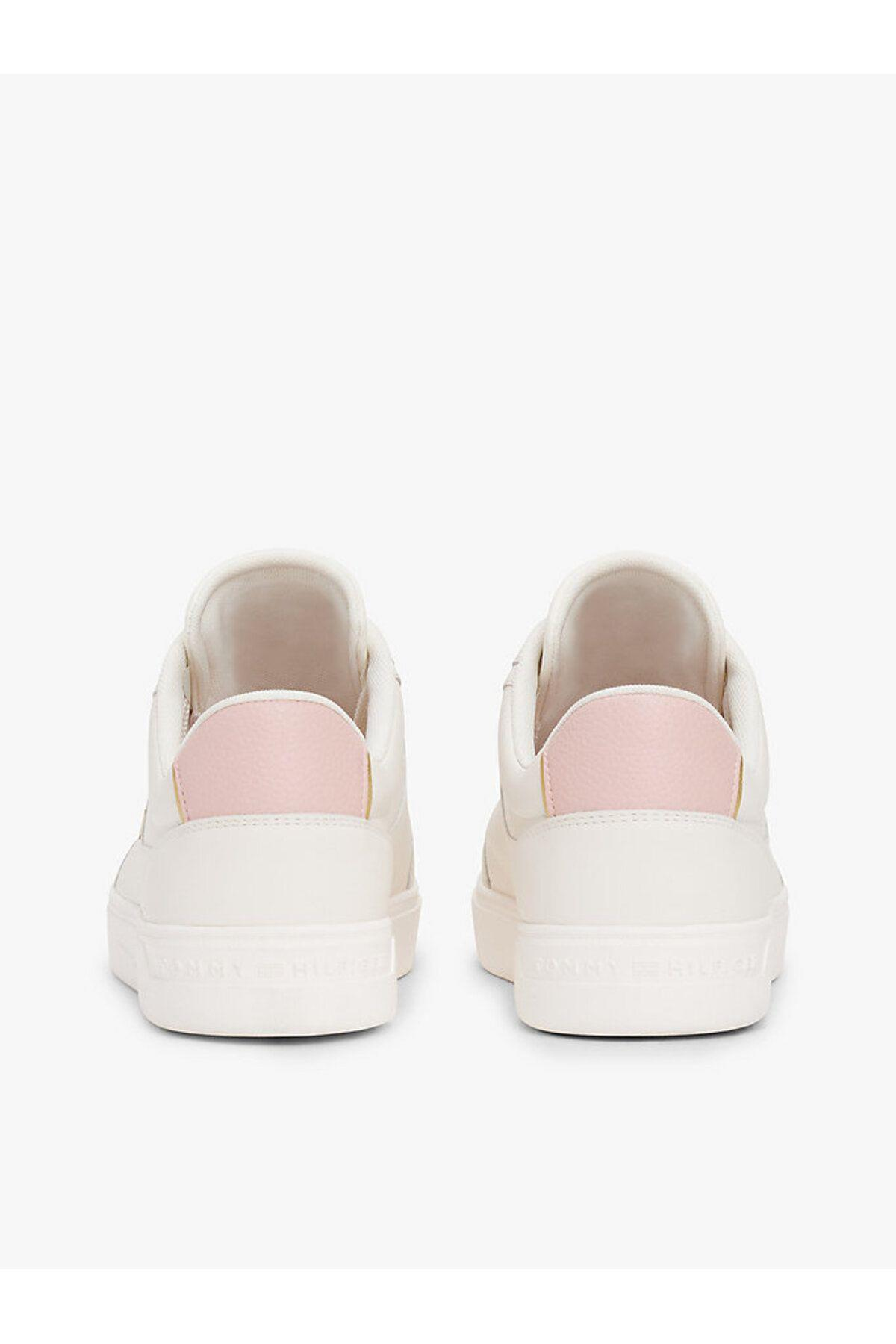 essential-chic-court-sneaker-e-17c7.jpg