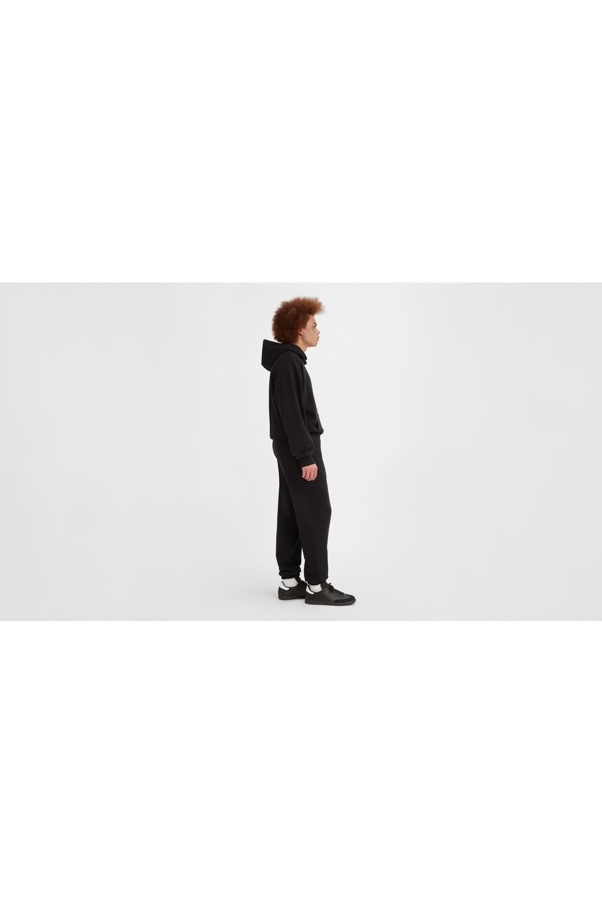gold-tab-sweats-cfed58.jpg