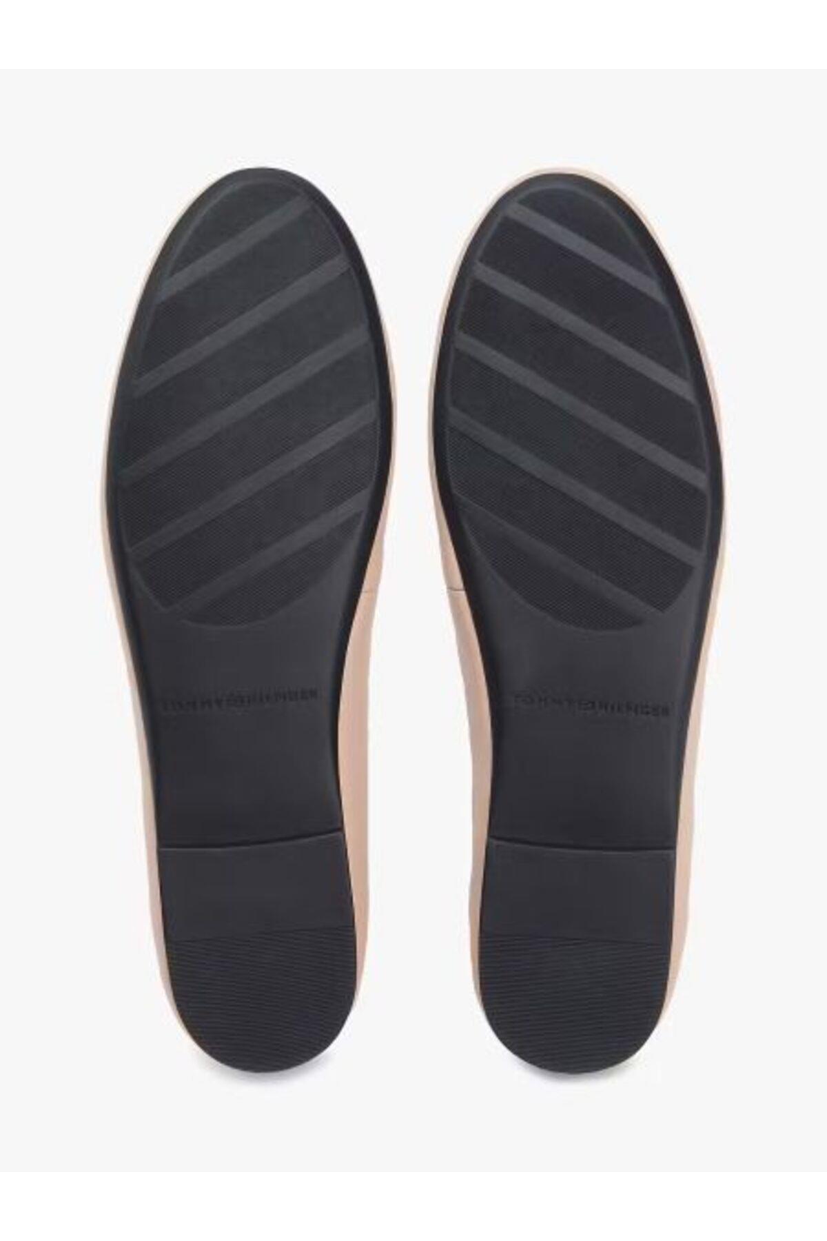 hilfiger-smooth-lthr-ballet-087561.jpg