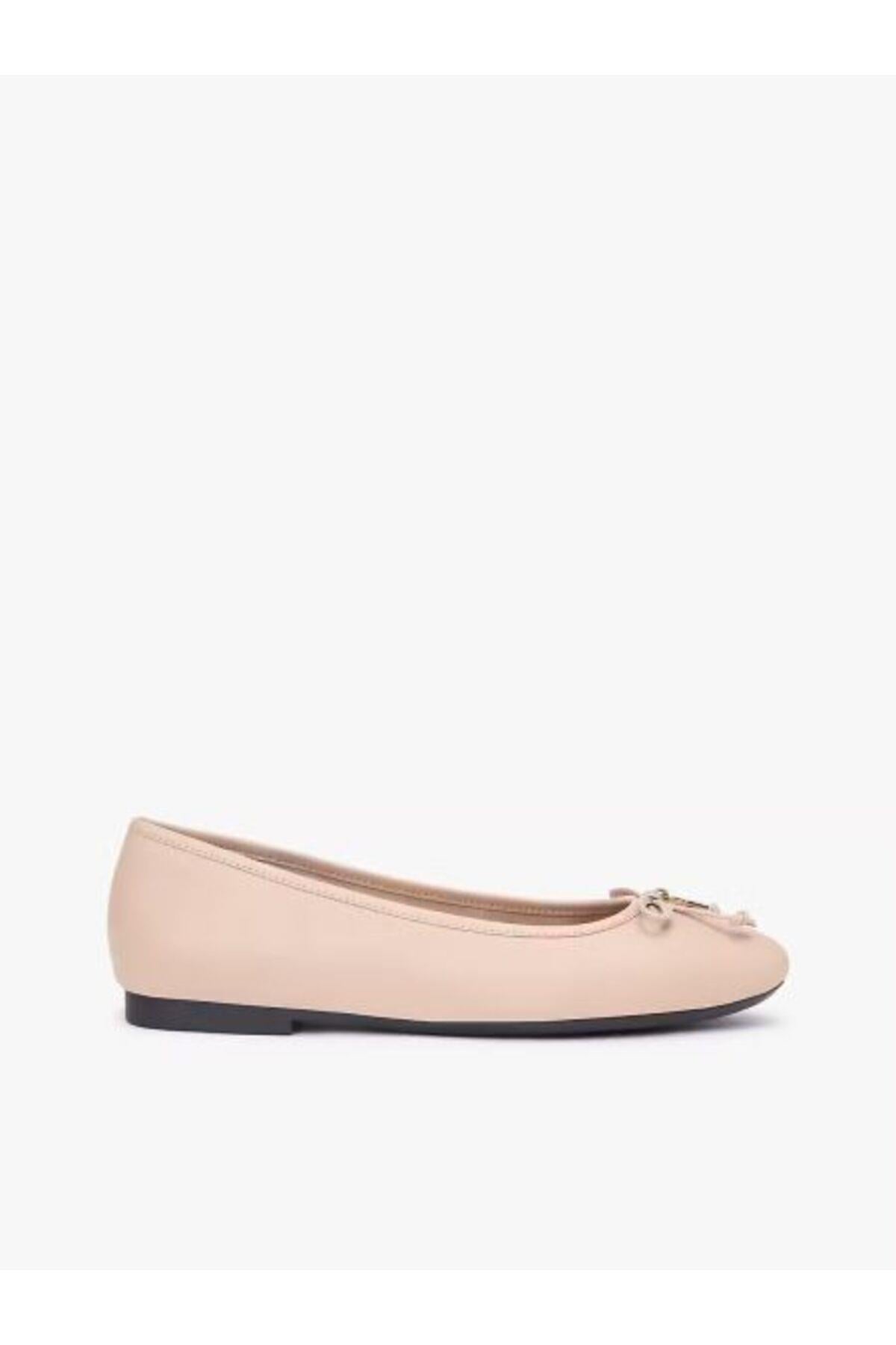 hilfiger-smooth-lthr-ballet-0a3e1d.jpg