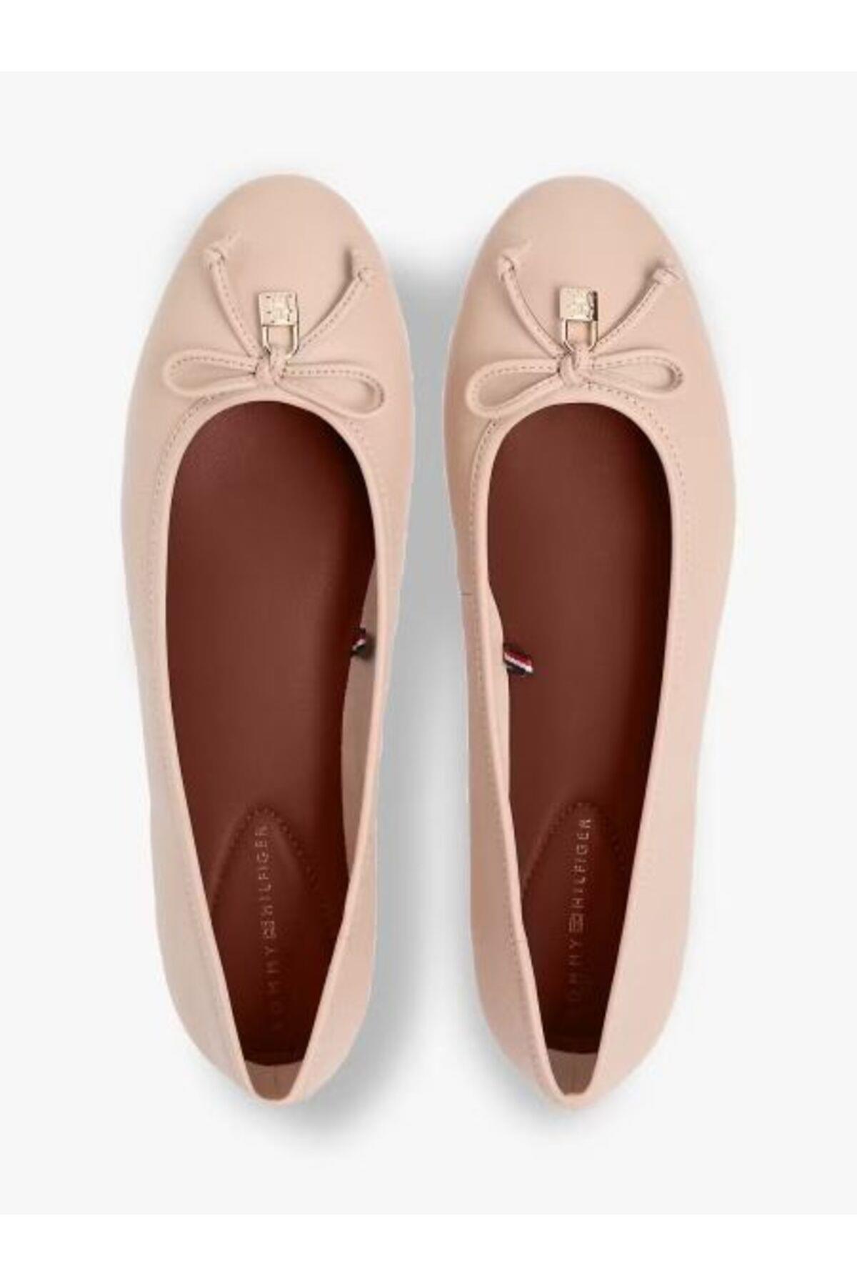 hilfiger-smooth-lthr-ballet-d-183b.jpg