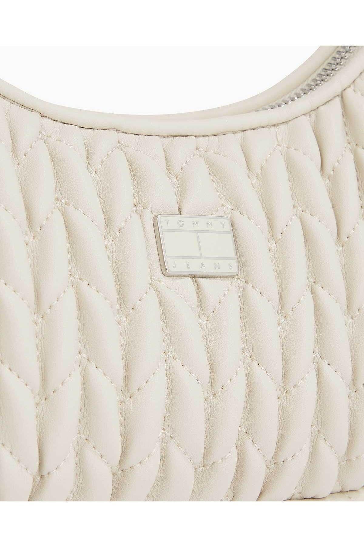 iconic-quilted-omuz-cantasi-8bffa1.jpg