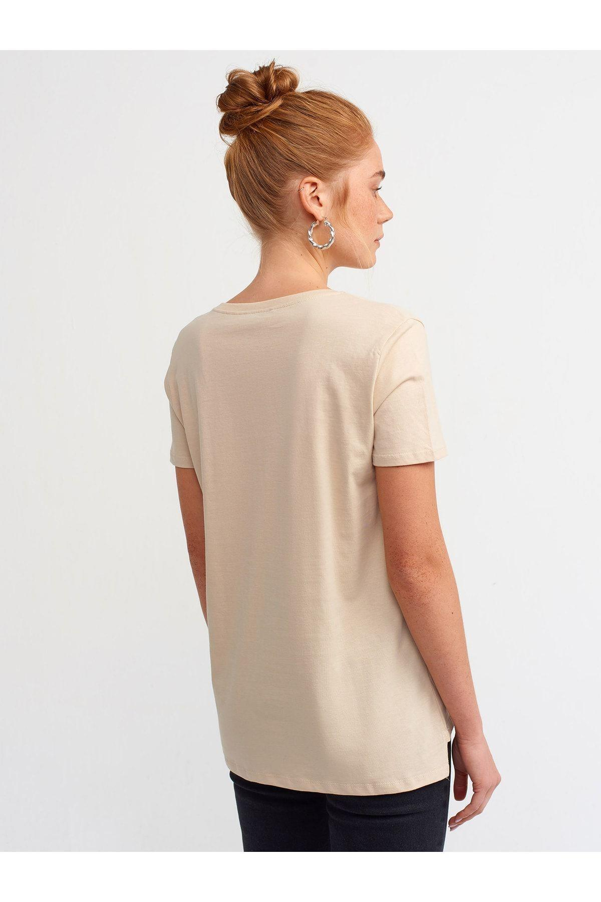 kadin-bej-v-yaka-basic-t-shirt-9e12-a.jpg