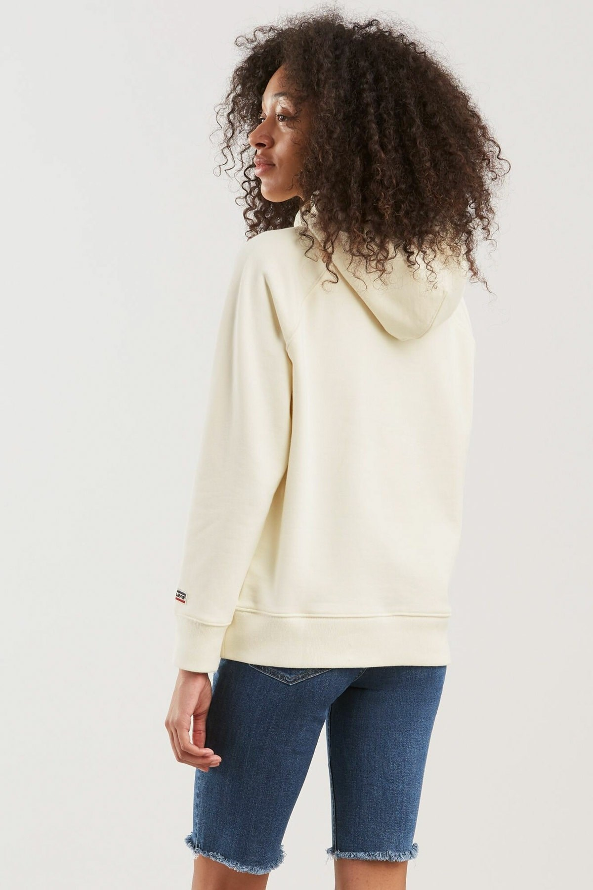 kadin-beyaz-sweatshirt-35946-0001-f613d6.jpg