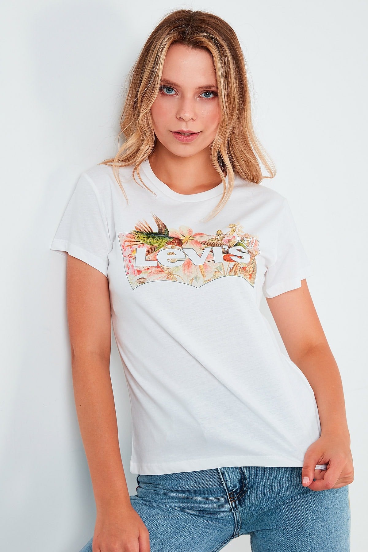 kadin-beyaz-t-shirt-17369-ef717e.jpg