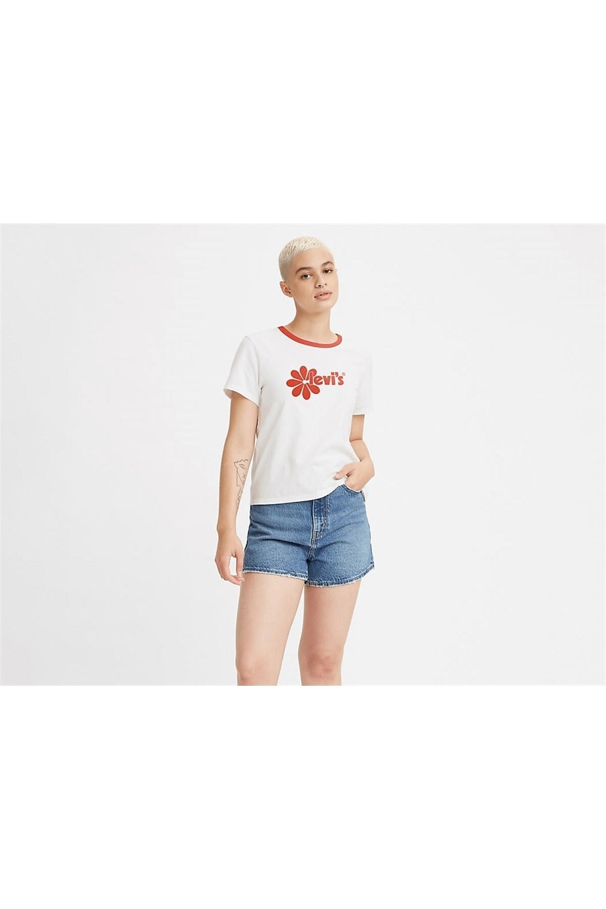 kadin-beyaz-t-shirt-c9a081.jpg
