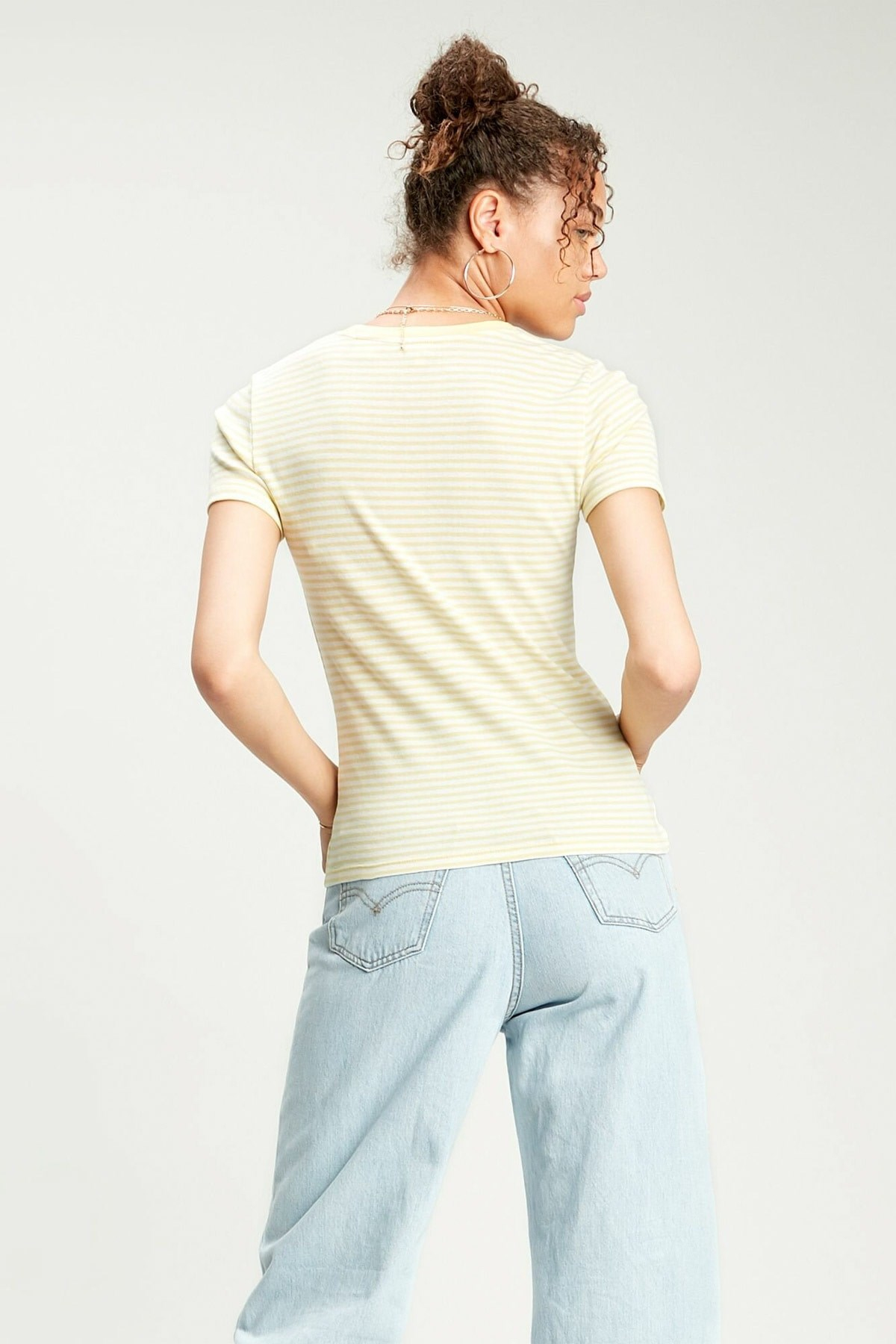 kadin-bisiklet-yaka-t-shirt-37697-9fd5-2.jpg