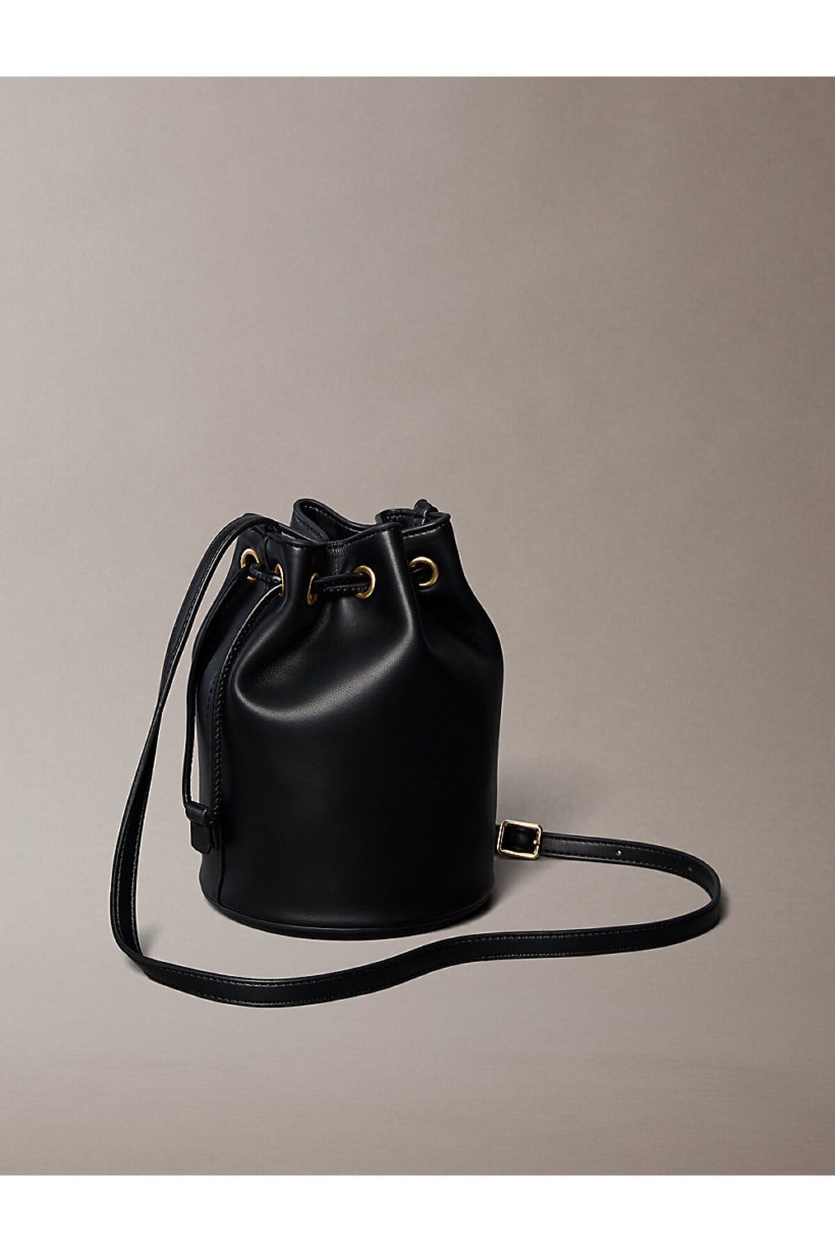 kadin-bold-ck-small-bucket-omuz-cantas-4e0160.jpg