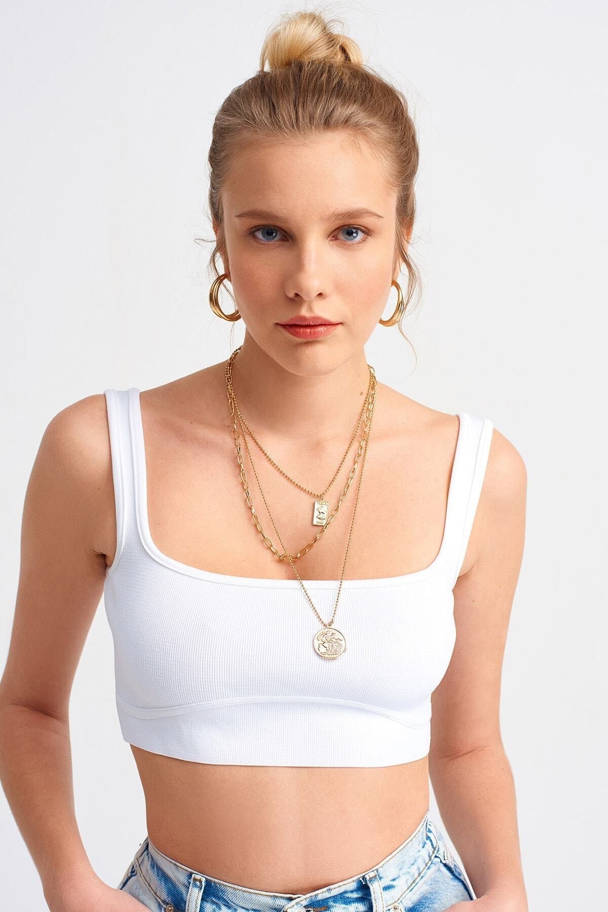 kadin-ekru-biyeli-crop-top-101a02658-256329.jpg