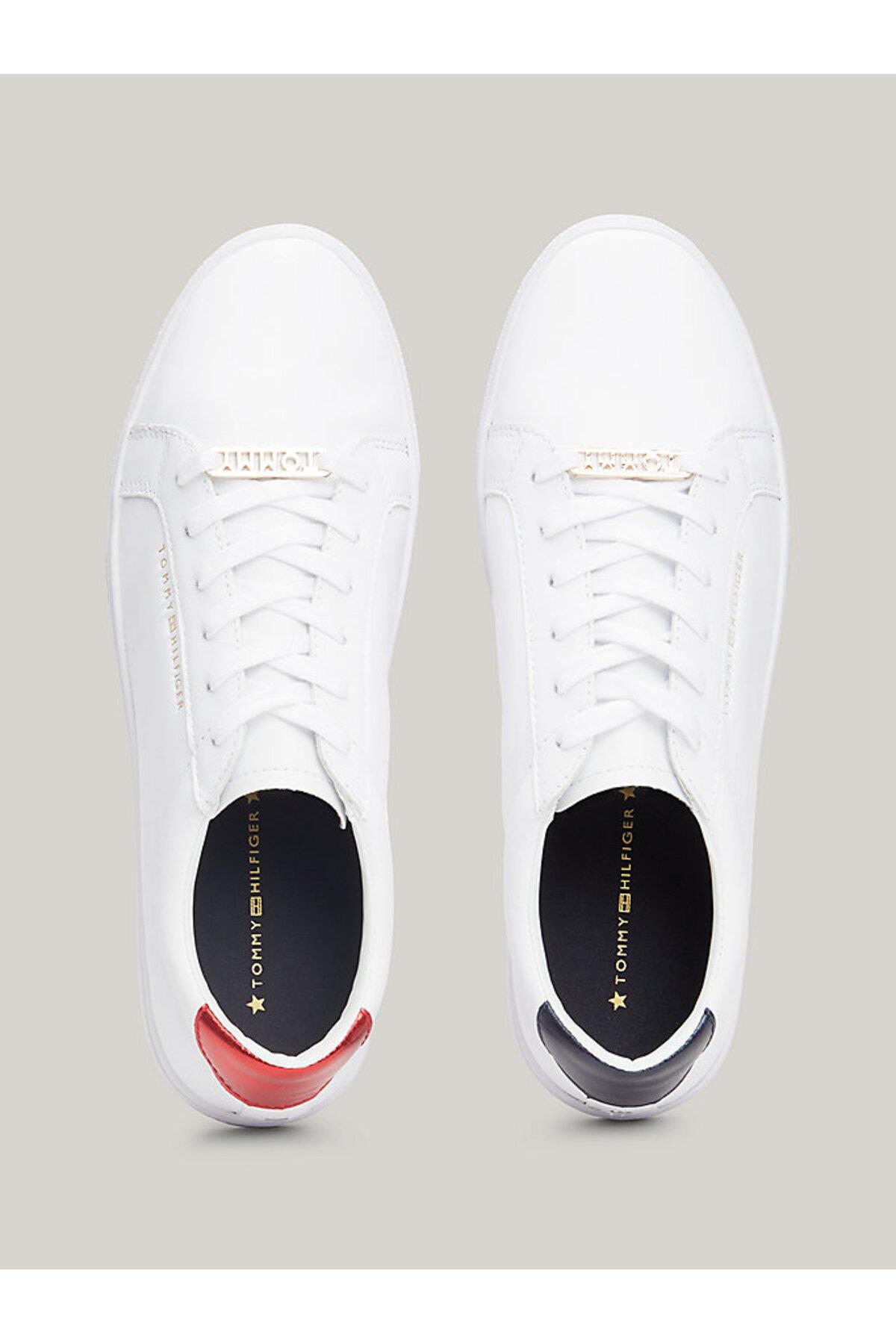 kadin-essential-sneaker--4ed2-.jpg