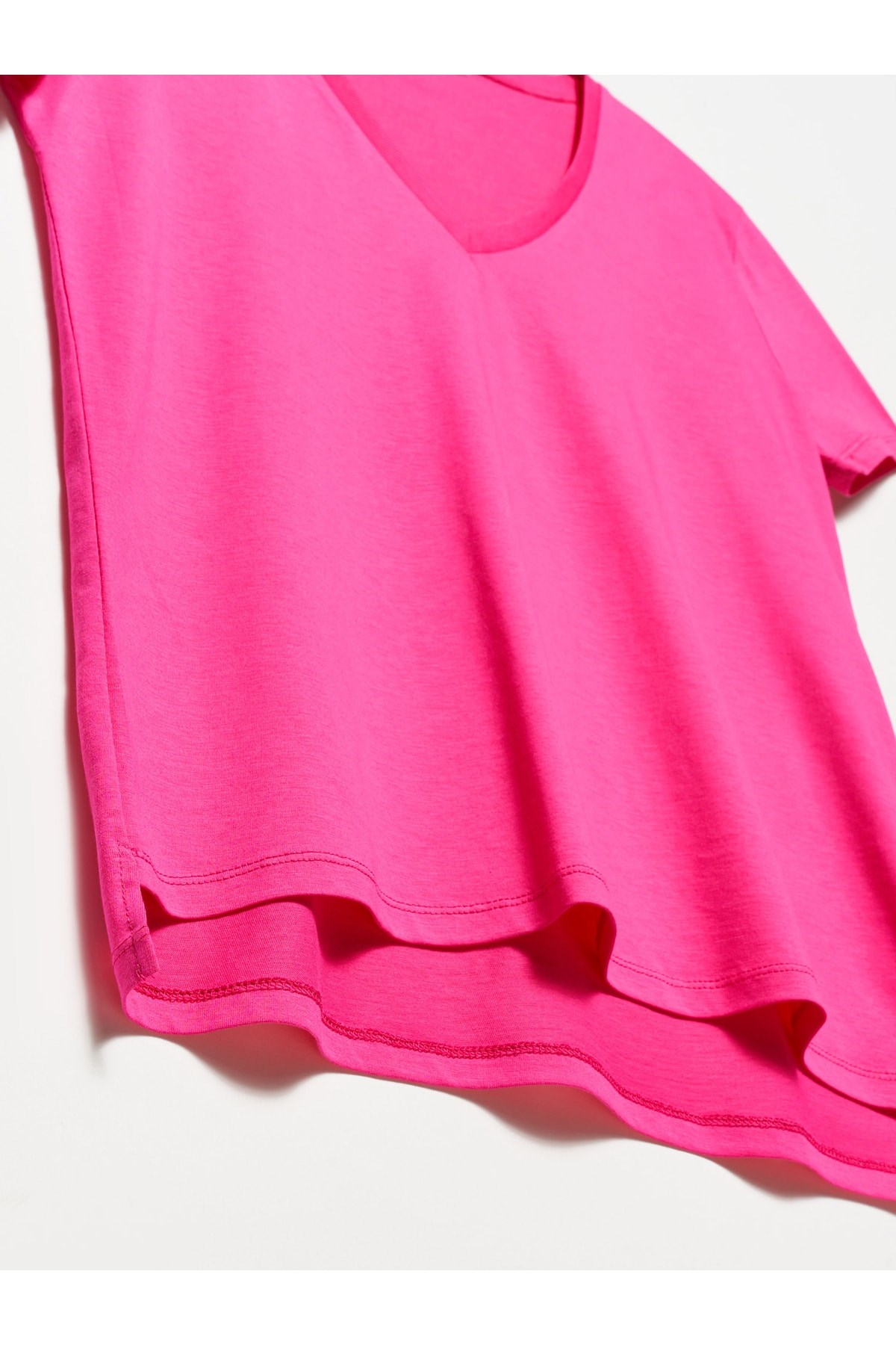kadin-fusya-v-yaka-basic-t-shirt-101a0-45c133.jpg