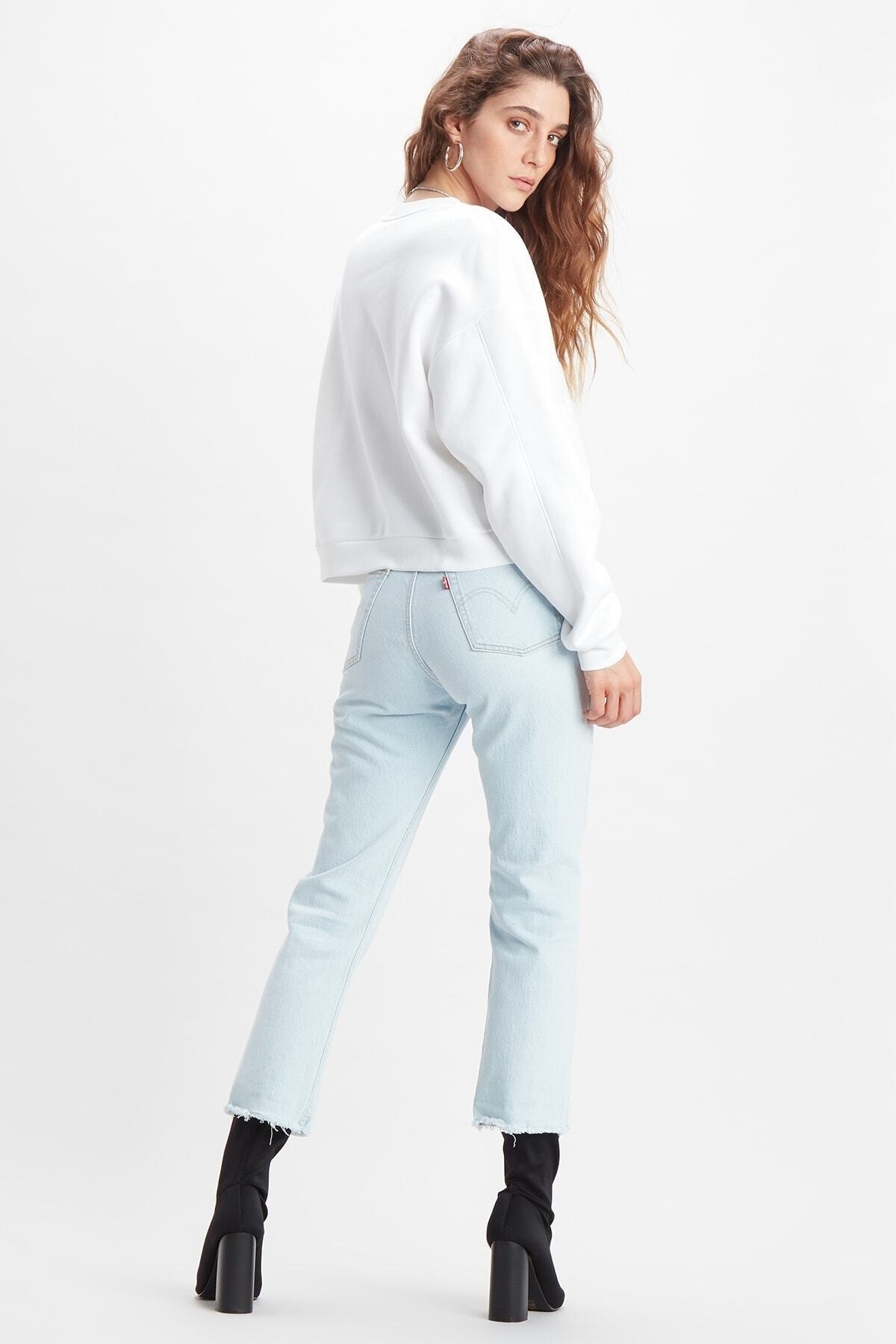 kadin-graphic-90s-serif-sweatshirt-852-6-2ae1.jpg