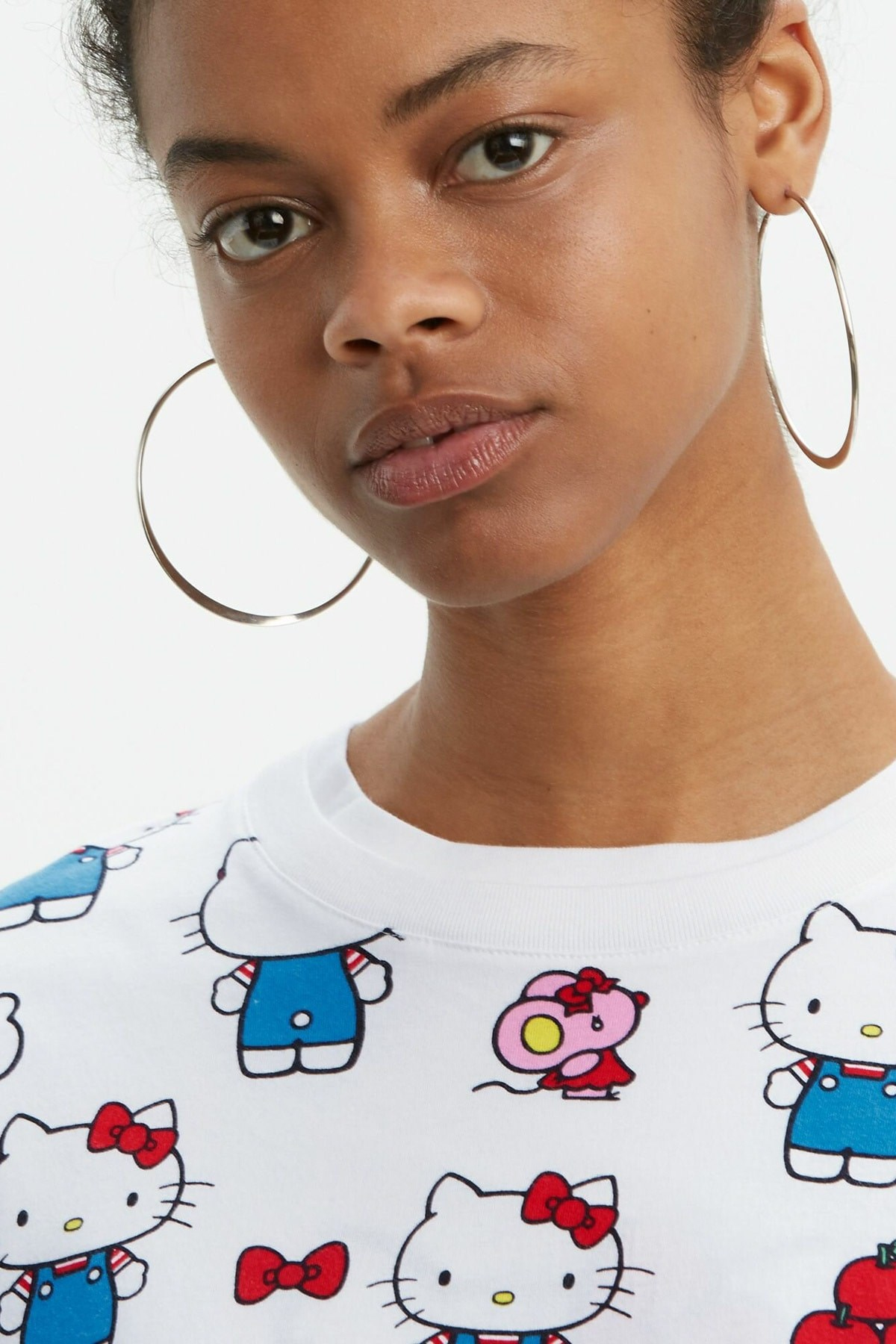 kadin-graphic-oversize-hello-kitty-t-s-c011-4.jpg