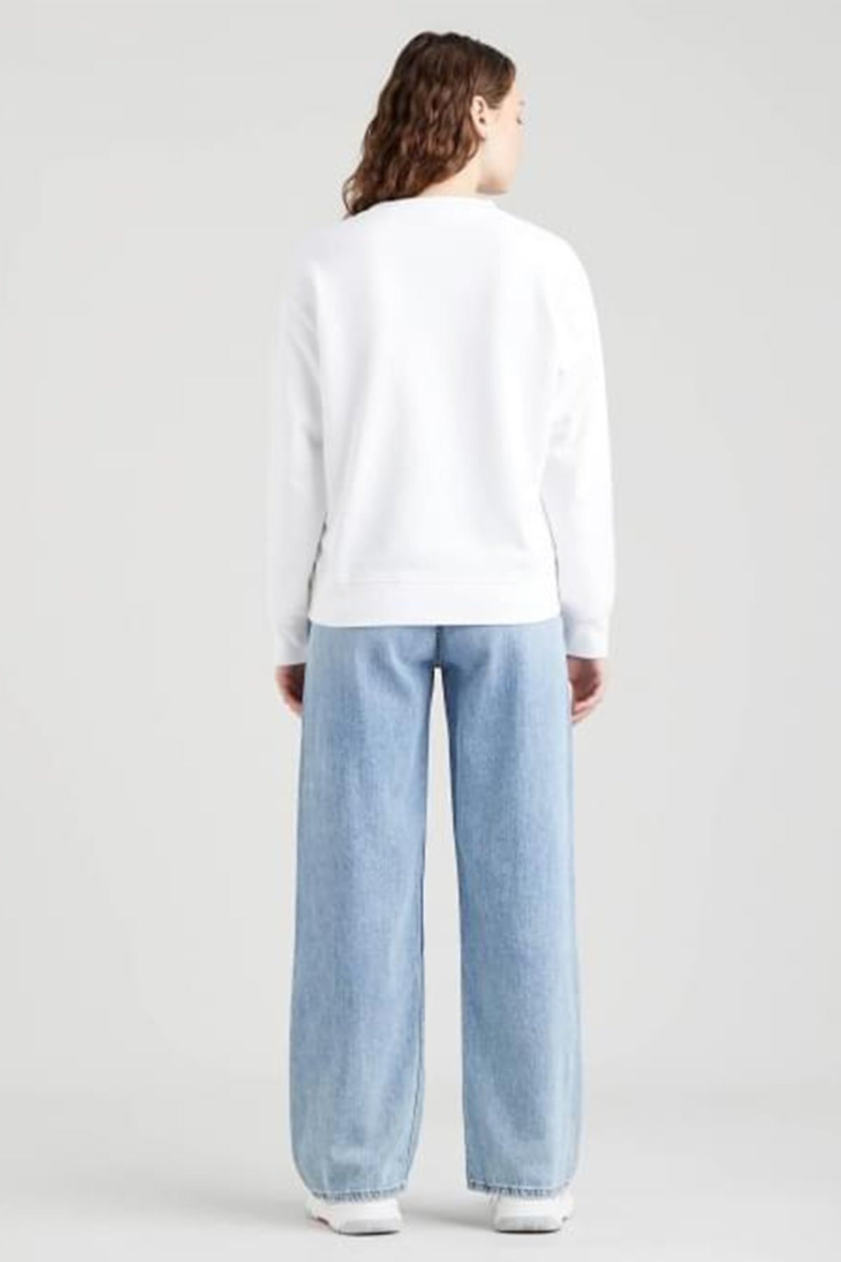 kadin-graphic-standard-crewneck-beyaz--3-a9d8.jpg