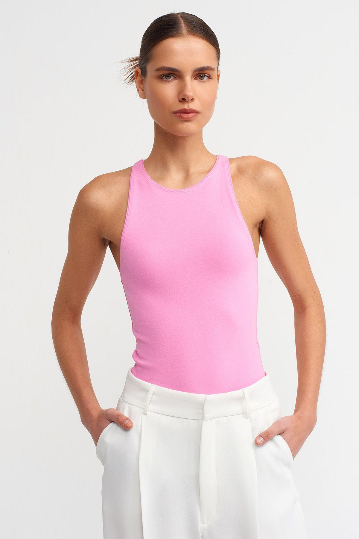 kadin-halter-yaka-tshirt-9-b5a0.jpg