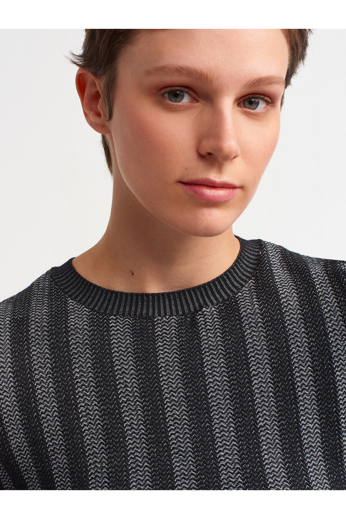 kadin-jones-siyah-italyan-kol-bisiklet-b-bd65.jpg