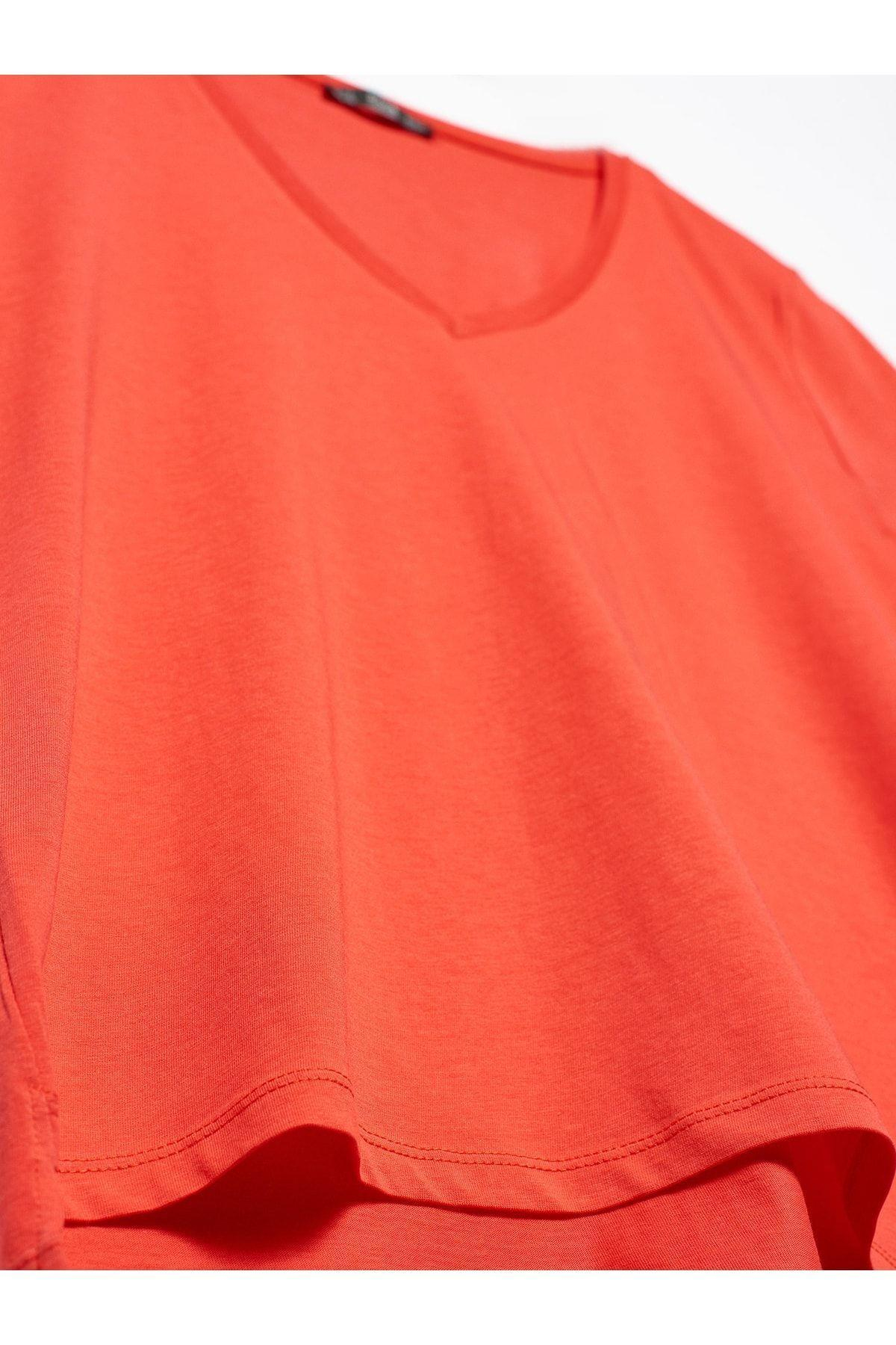 kadin-kirmizi-v-yaka-basic-t-shirt-101-e-e225.jpg