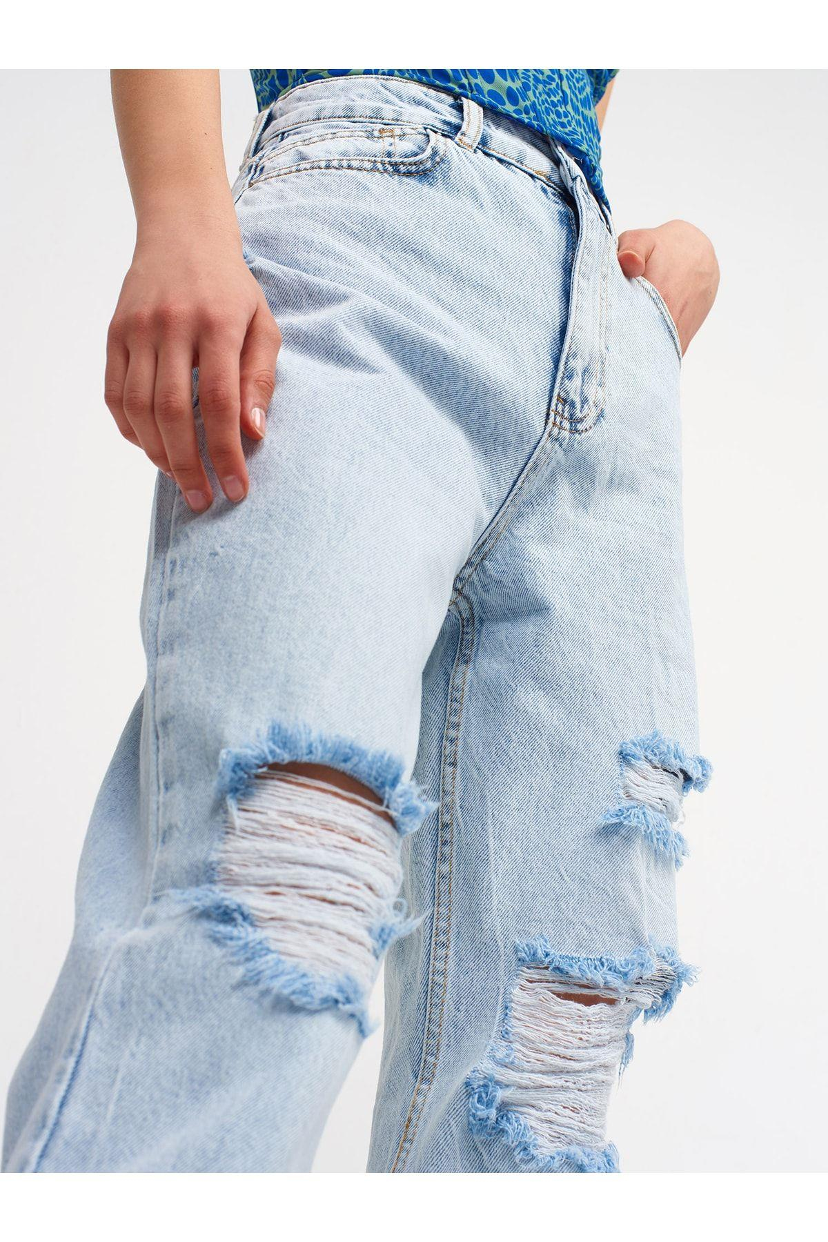 kadin-mavi-saat-cebi-yan-mom-jean-pant-db-436.jpg