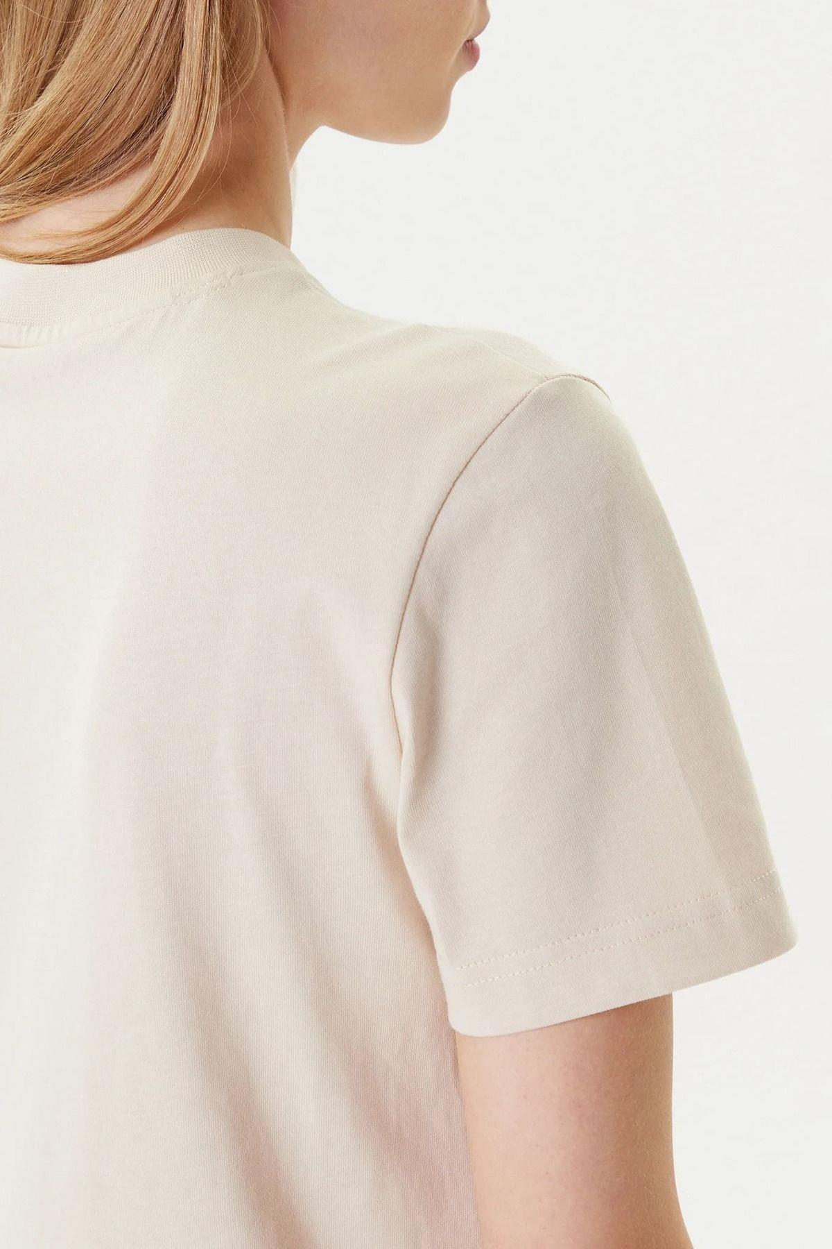 kadin-monogram-logolu-t-shirt-bej-28-745.jpg