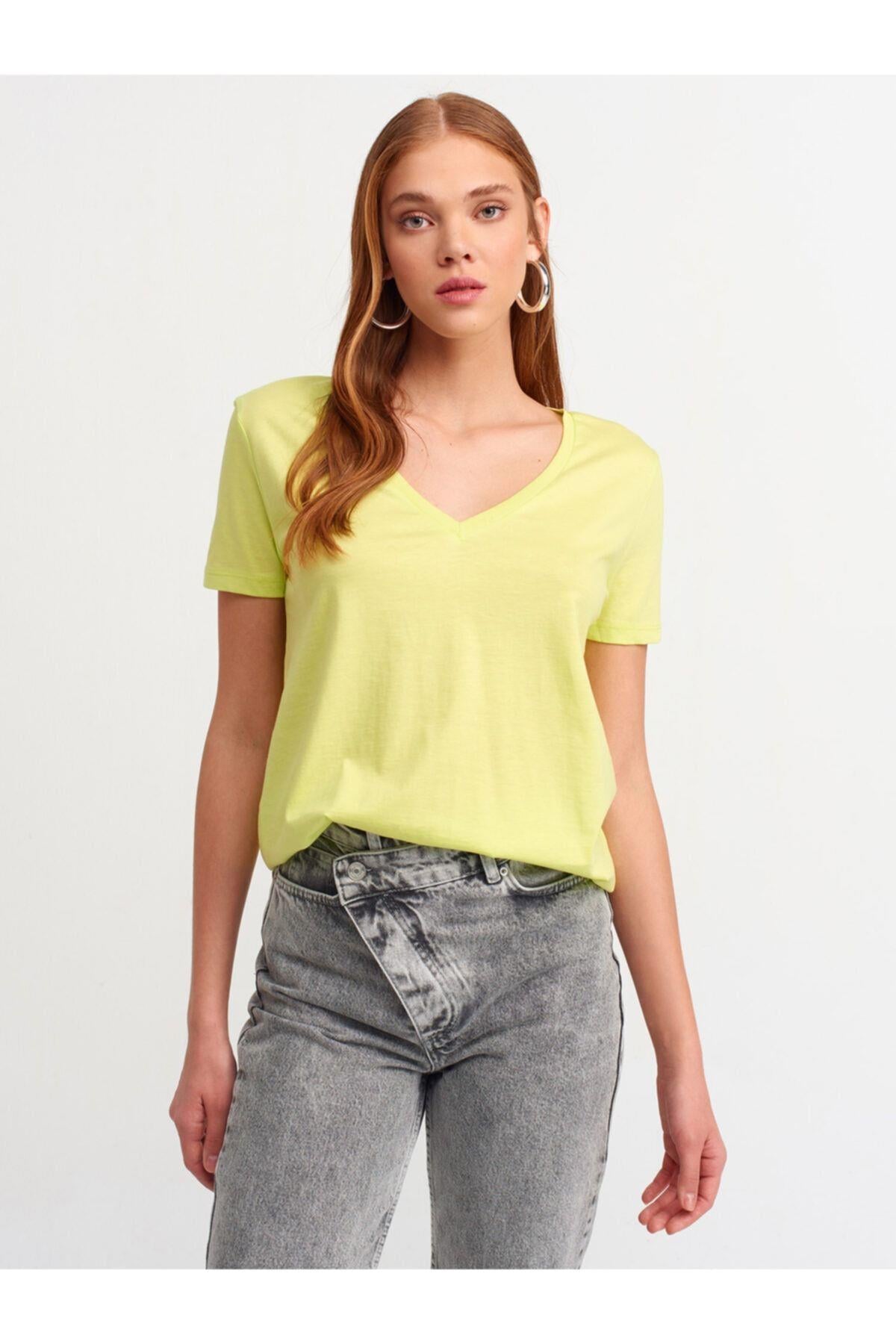 kadin-sari-3470-v-yaka-basic-t-shirt-4e015a.jpg