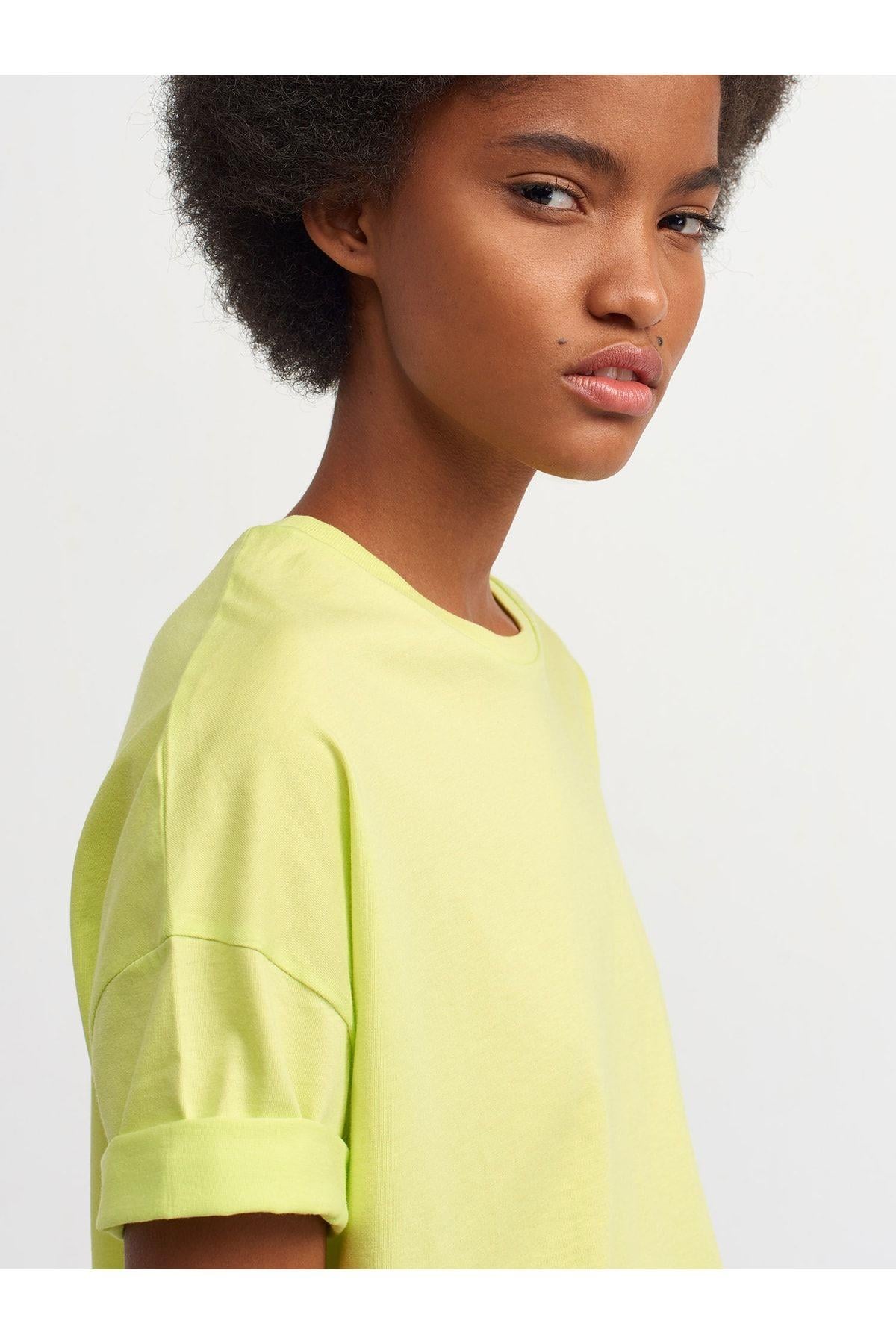 kadin-sari-basic-t-shirt3683-4c23-9.jpg