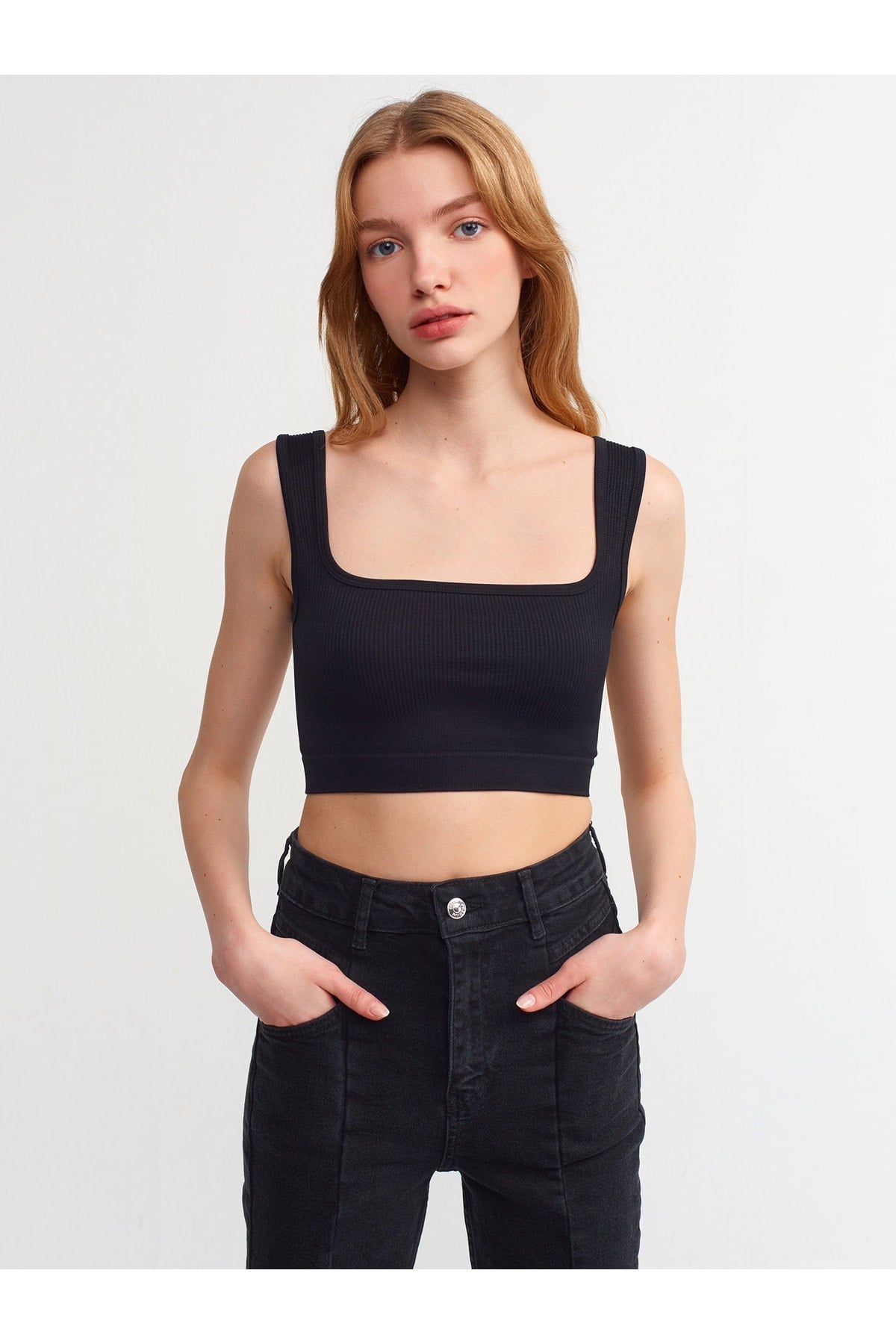 kadin-siyah-3540-askili-crop-top-101a0--979d-.jpg