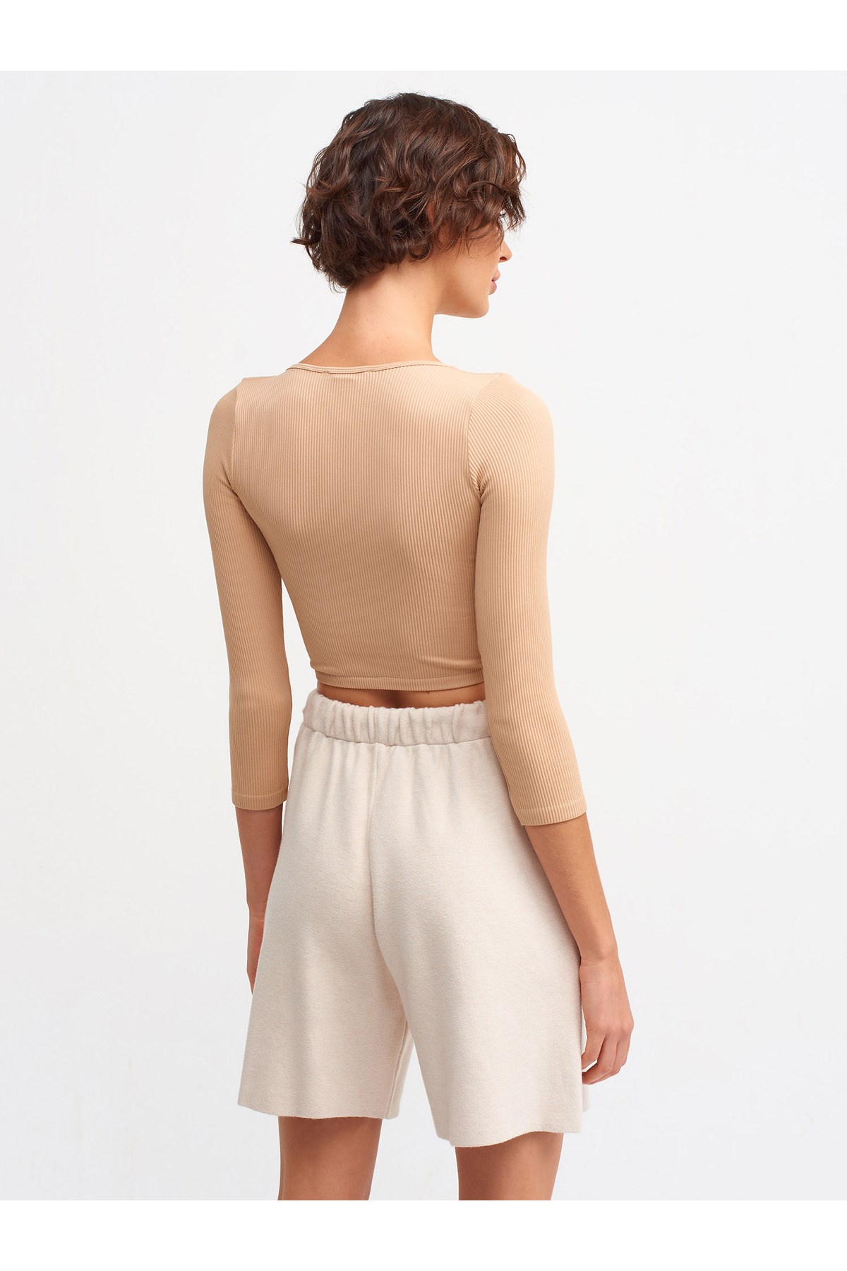 kadin-ten-yaka-uzun-kollu-crop-top-1c-892.jpg
