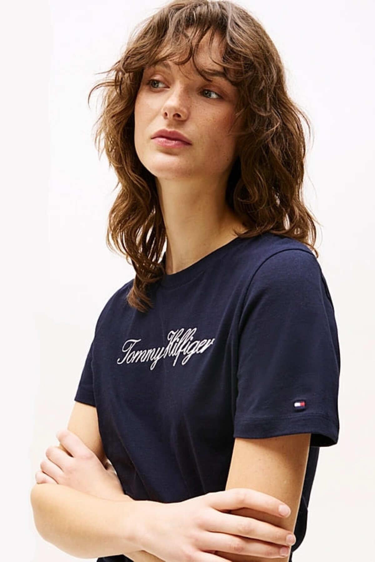 kadin-th-script-logo-regular-t-shirt-l-d93-a8.jpg
