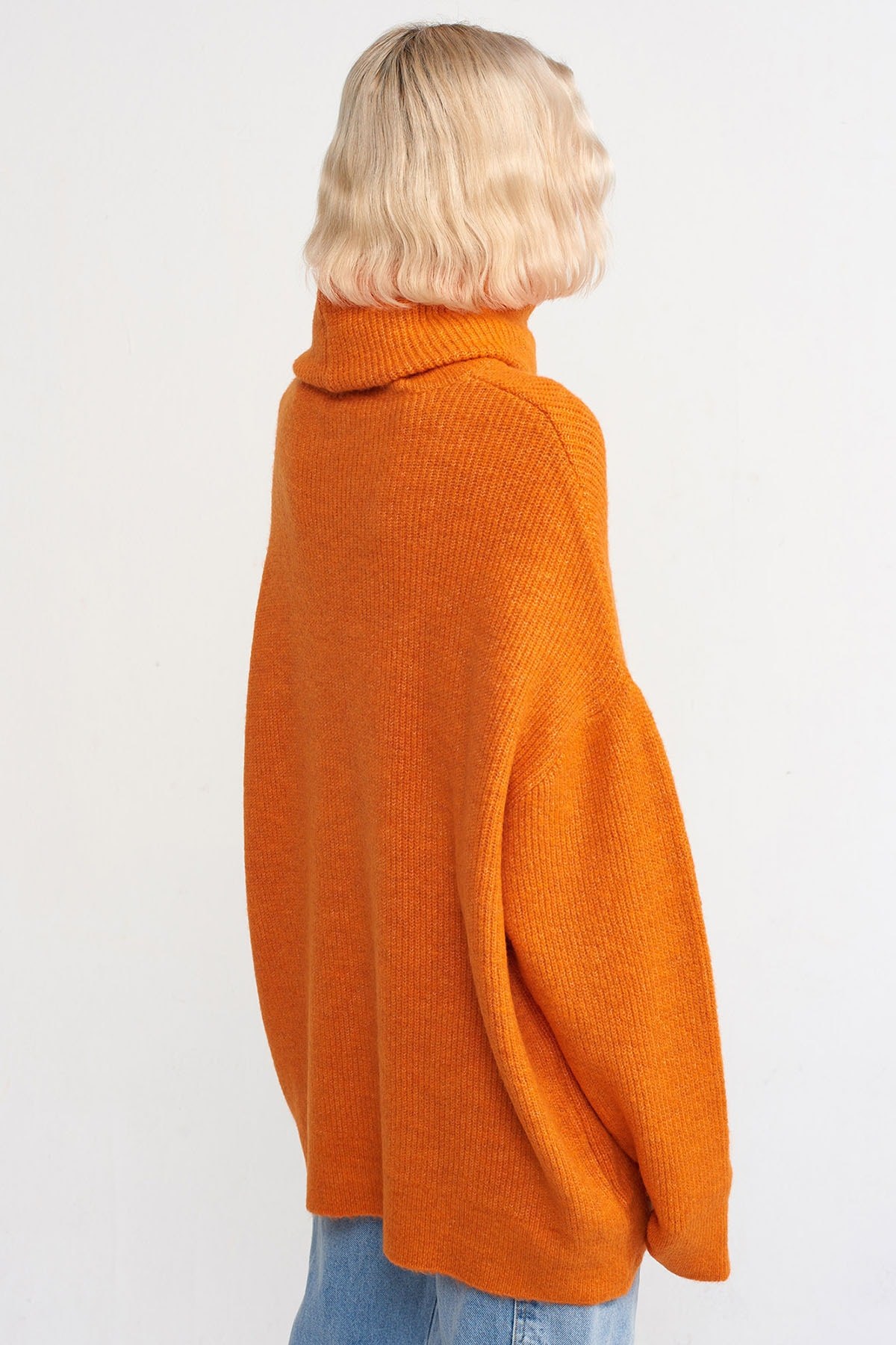 kadin-turuncu-balikci-yaka-oversize-ka-938ee0.jpg