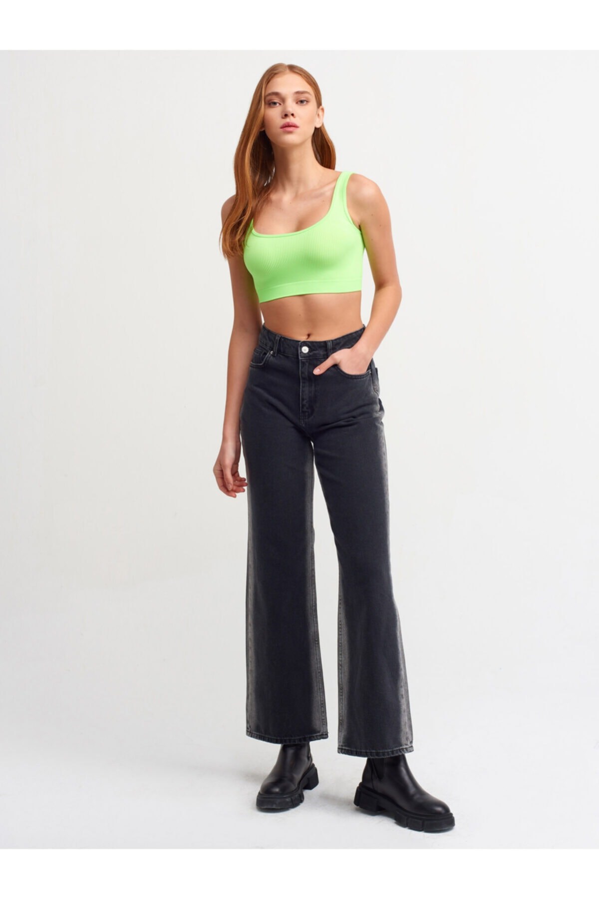 kadin-yesil-askili-crop-top-bluz-a29de-.jpg