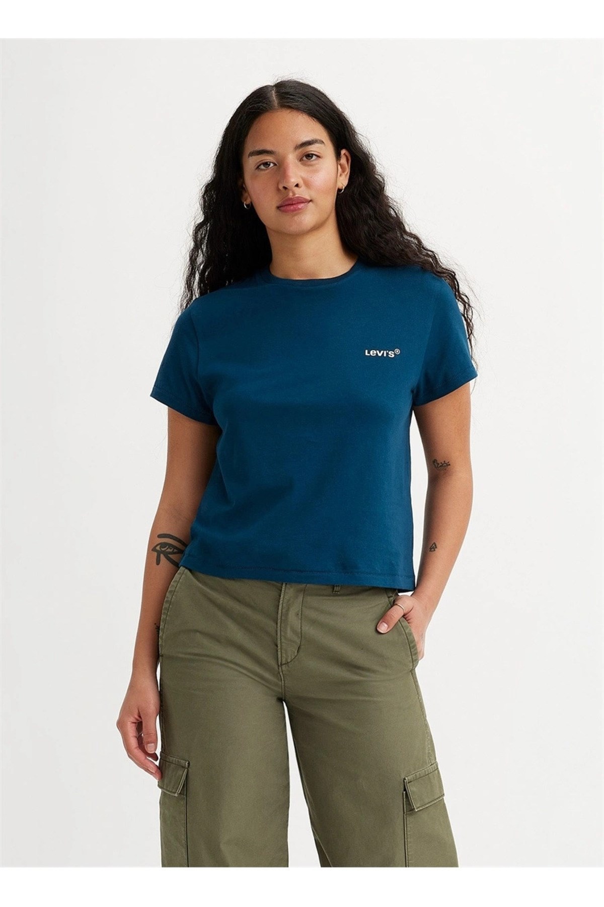 levis-bisiklet-yaka-duz-mavi-kadin-t-s--42a4-.jpg
