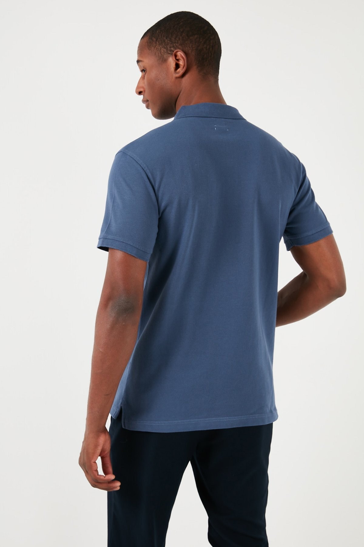 levis-pamuklu-regular-fit-t-shirt-a208-92af-2.jpg
