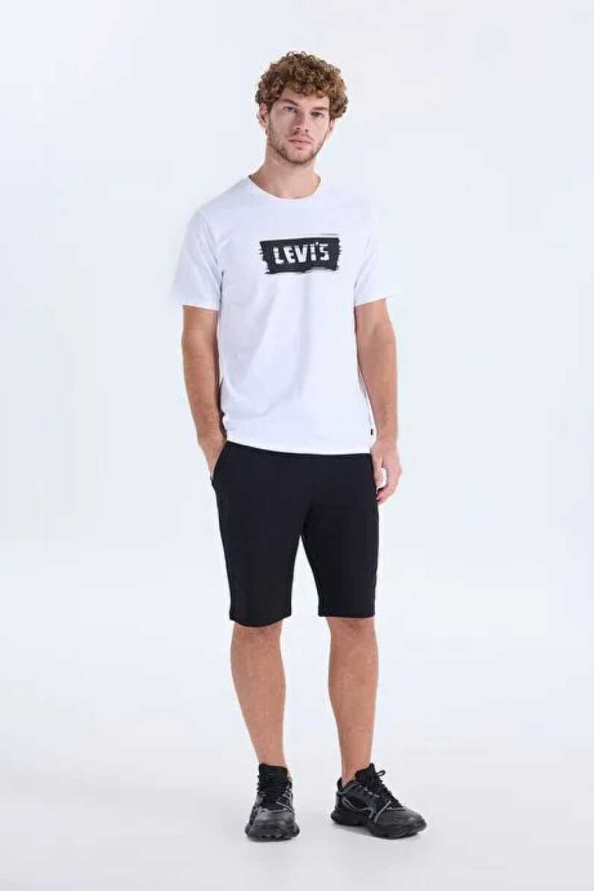 logolu-pamuklu-bisiklet-yaka-t-shirt-e--b67c-.jpg