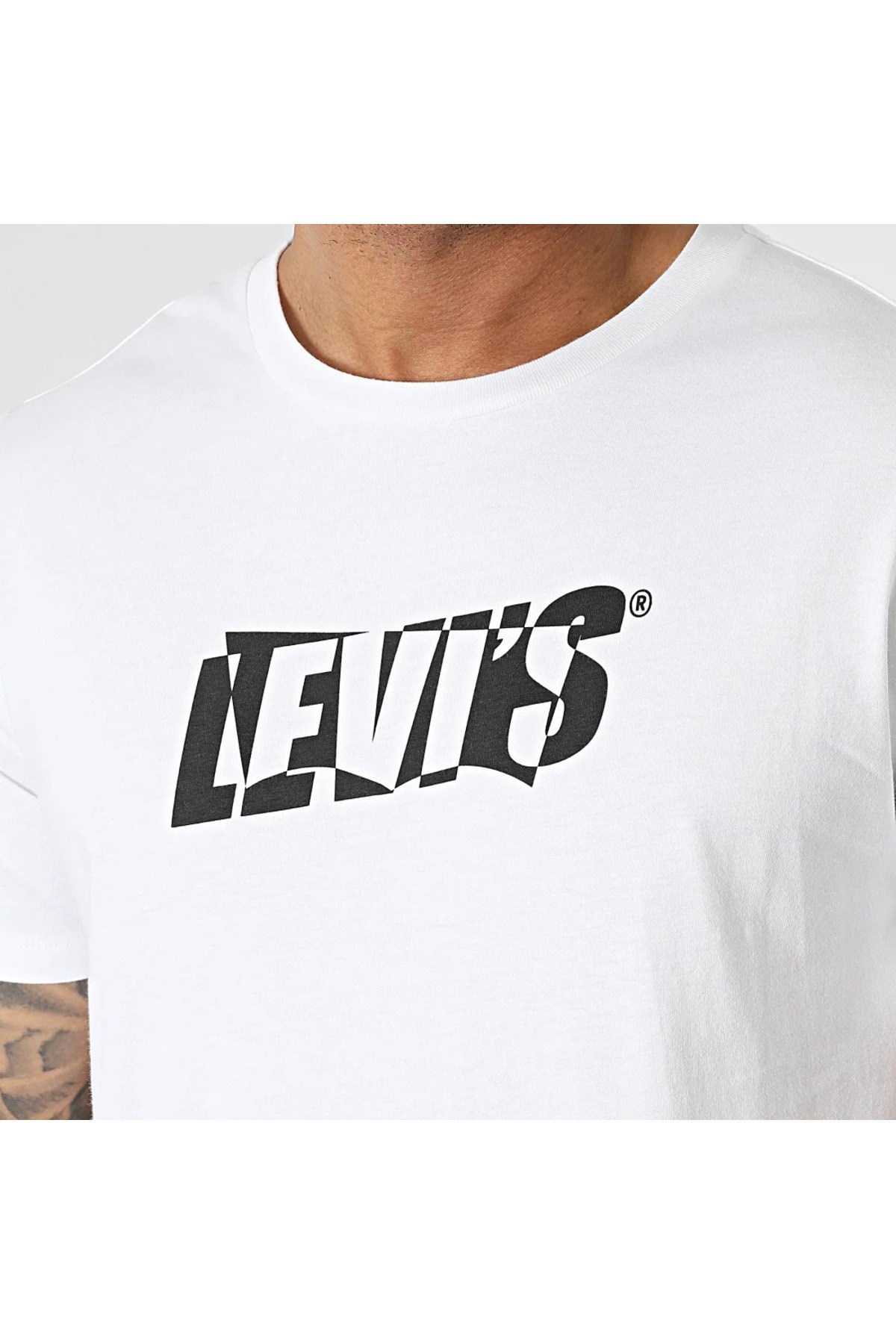 lse_graphic-crewneck-te-cutout-bw-whit-912e8d.jpg