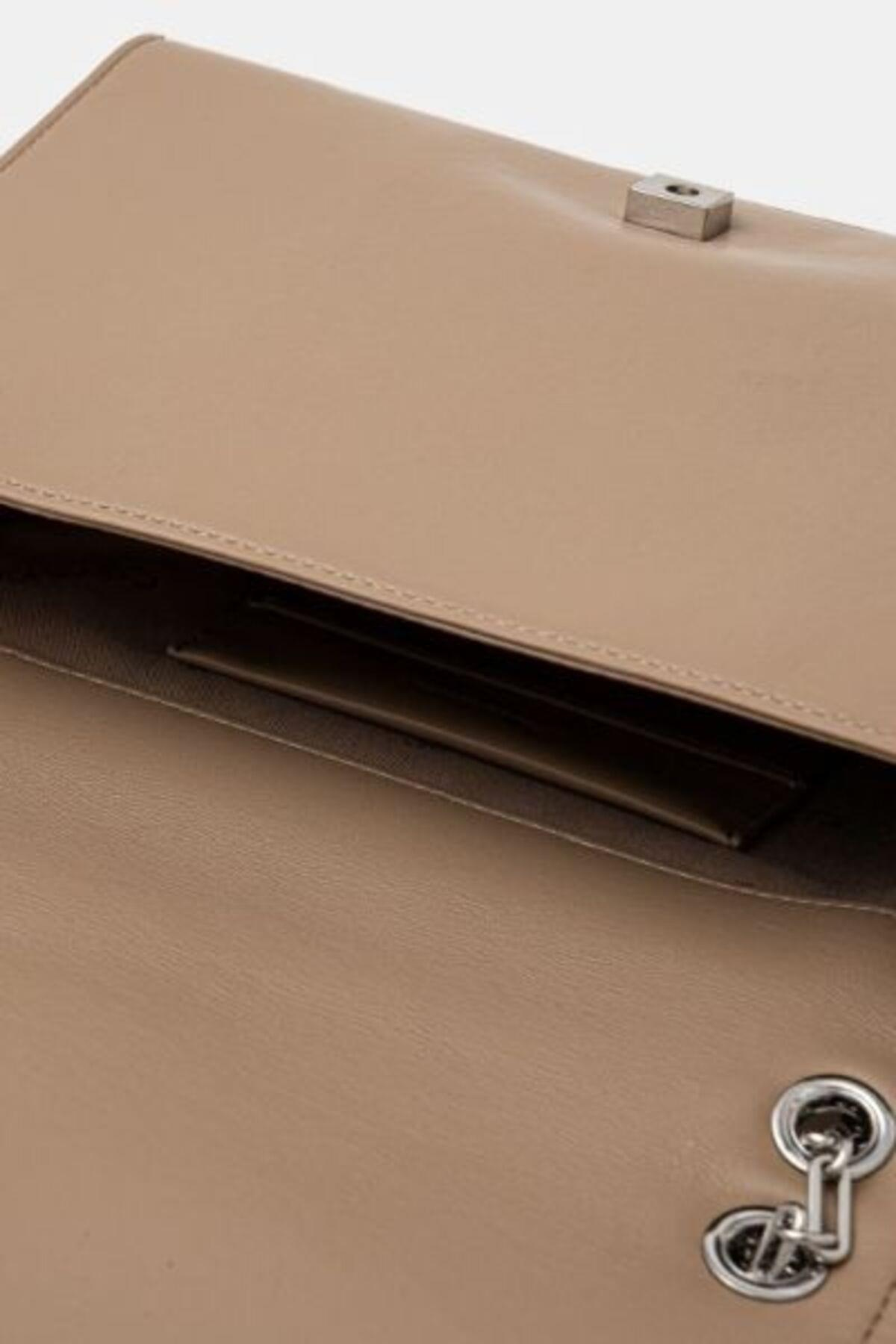 mini-line-quilt-shoulder-bag-5e3432.jpg