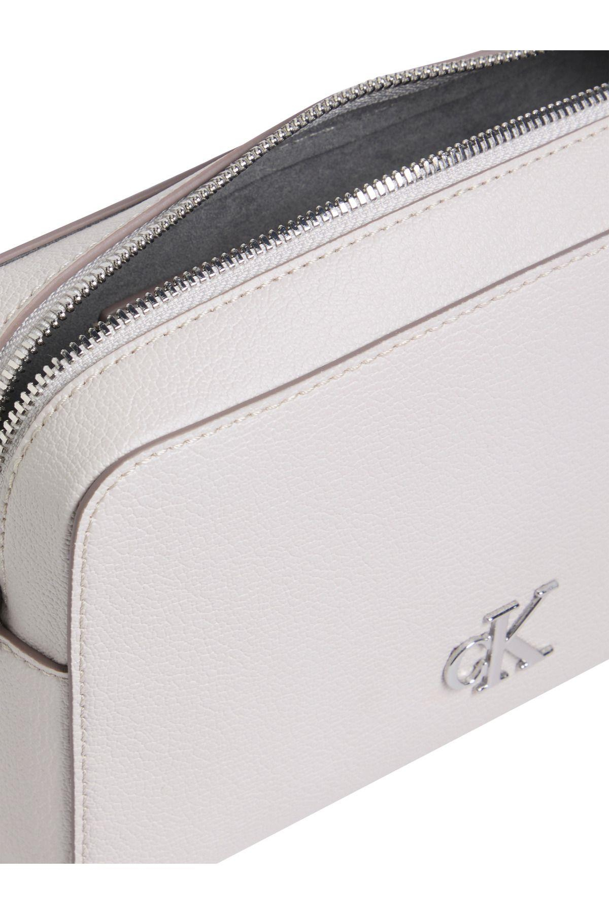 minimal-monogram-ew-camera-bag-2c3-e4.jpg