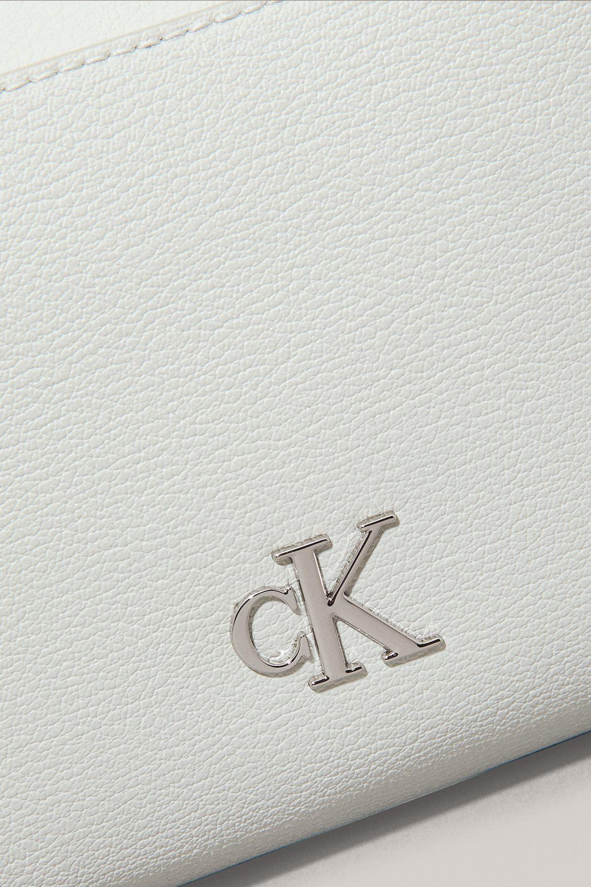 minimal-monogram-ew-camera-bag-7dcb61.jpg