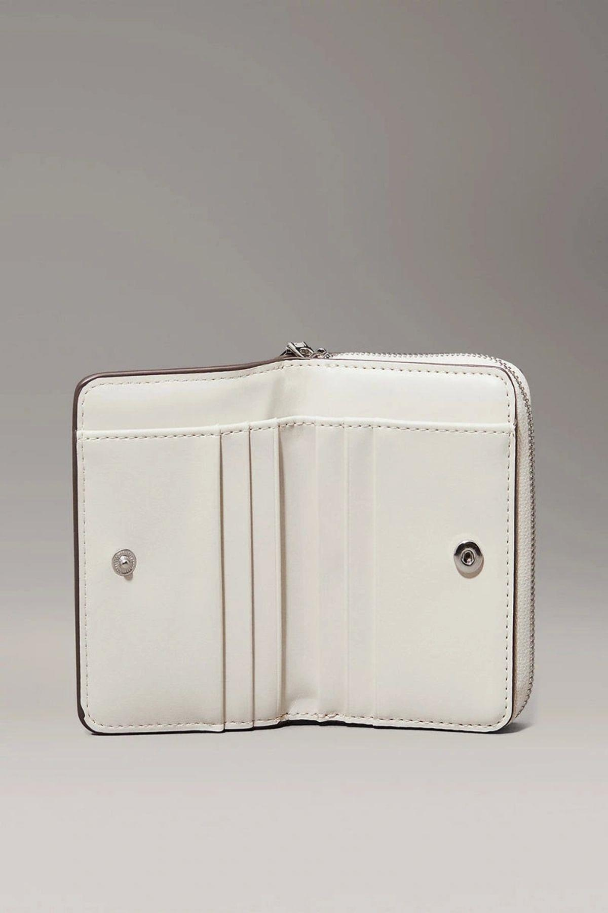 minimal-monogram-md-zip-around-446-83.jpg