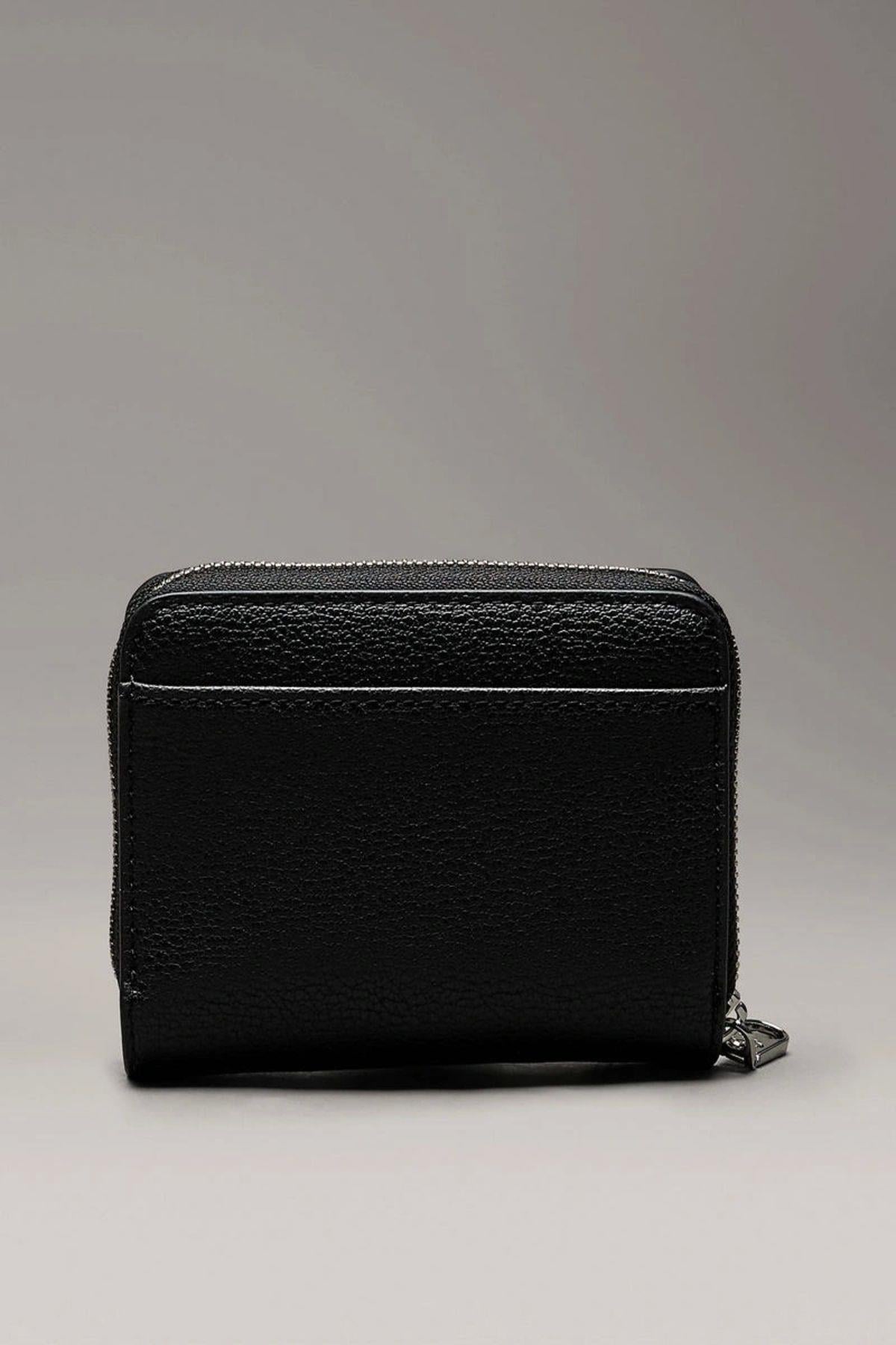 minimal-monogram-md-zip-around-8f3185.jpg