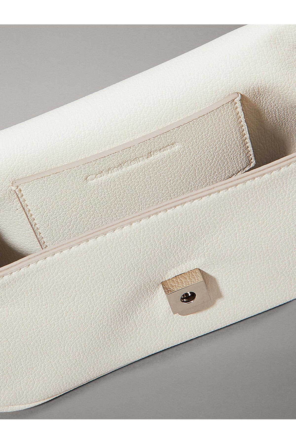 minimal-monogram-shoulder-bag20-738753.jpg