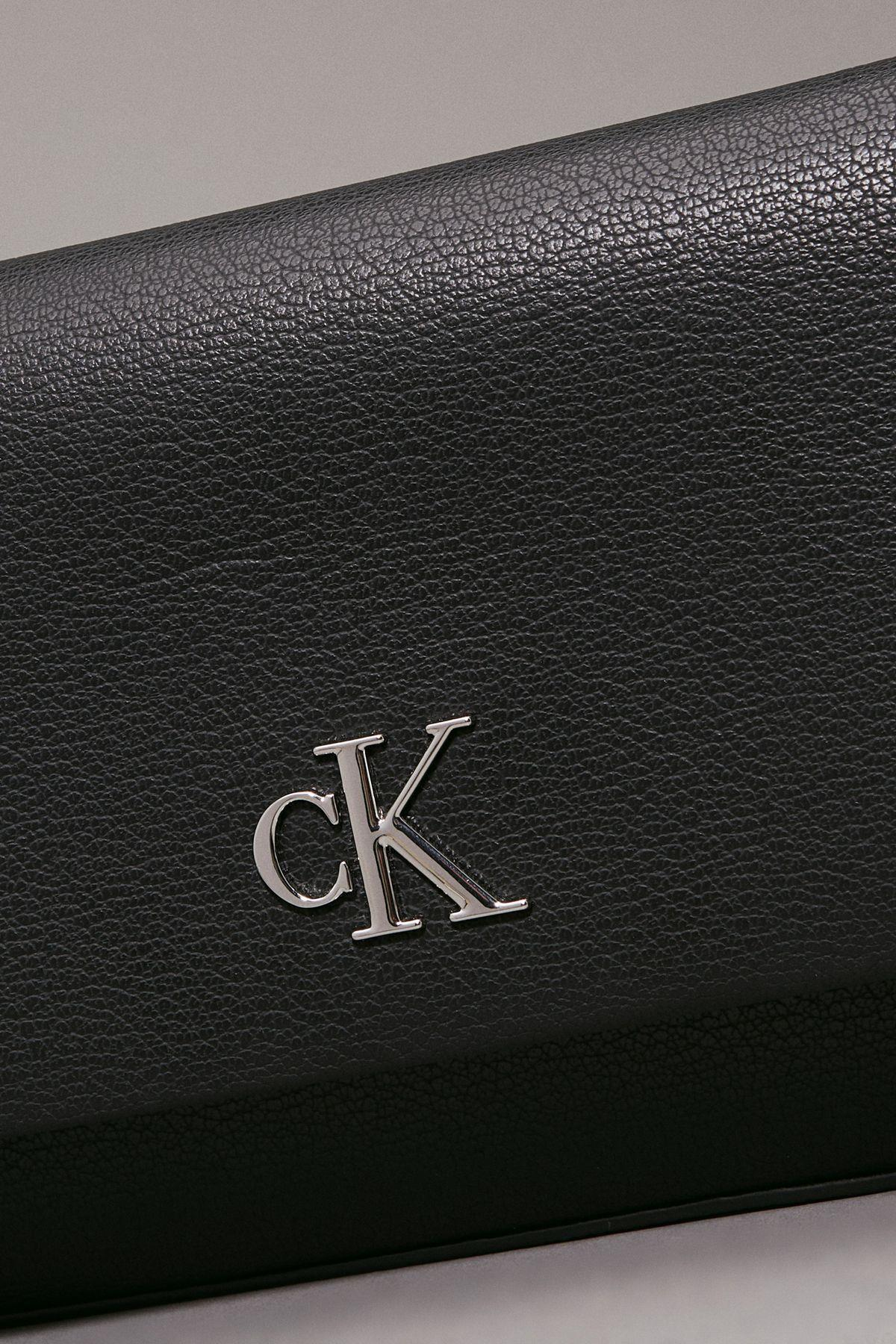 minimal-monogram-shoulder-pouch-3-4d2a.jpg